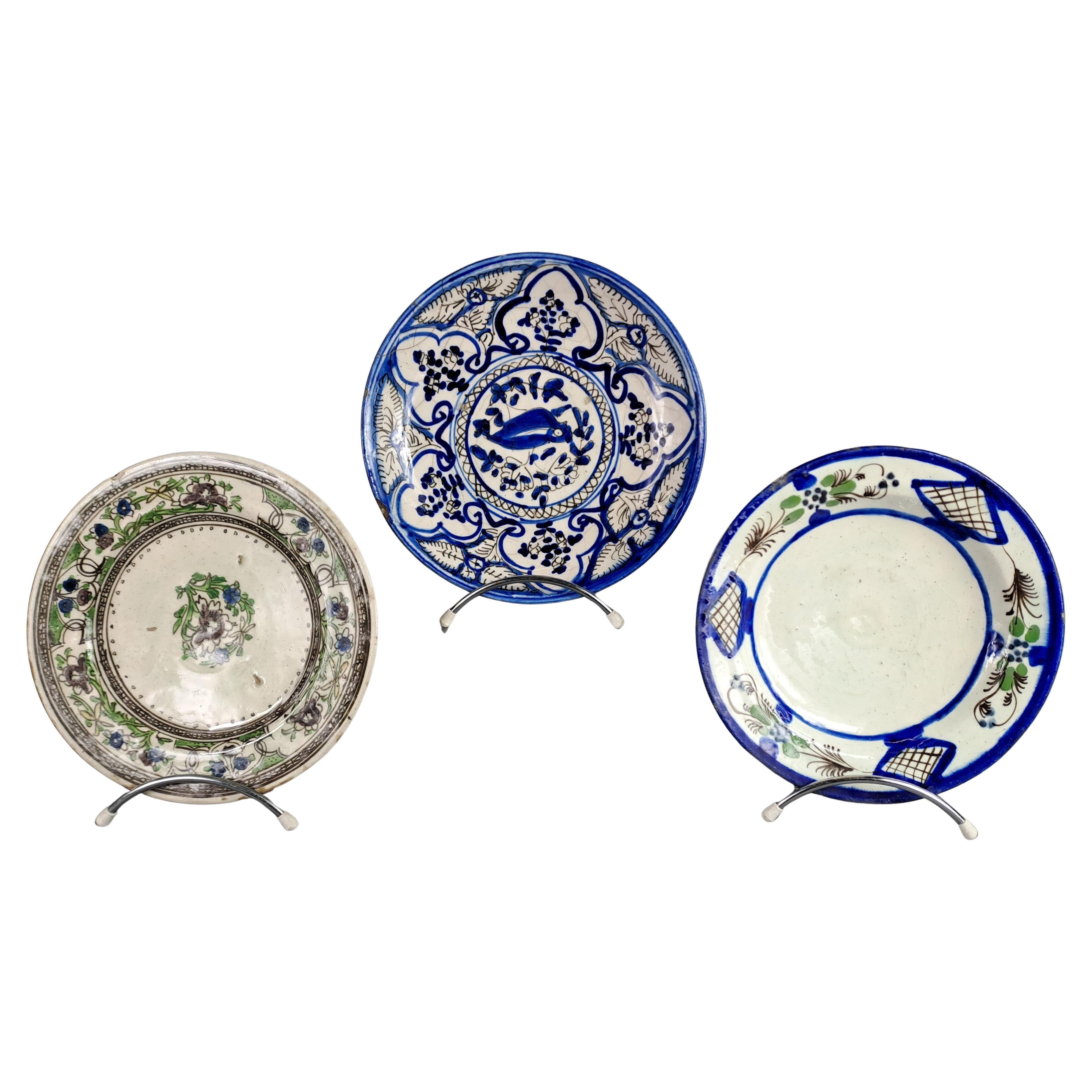 Collection
S di piatti persiani in ceramica smaltata - Arte islamica - XVIII secolo