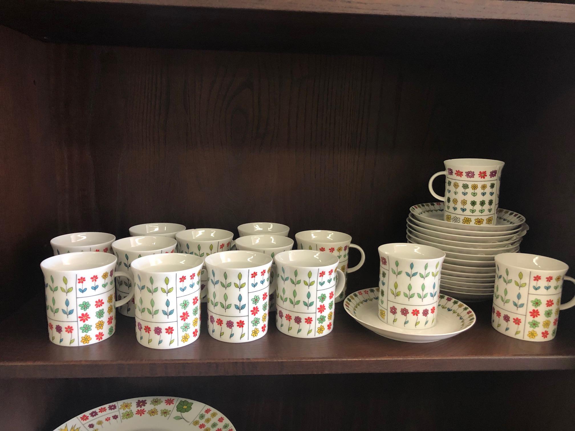 Collection of Piemonte Dinnerware by Emilio Pucci for Rosenthal Studio Line In Good Condition In San Diego, CA