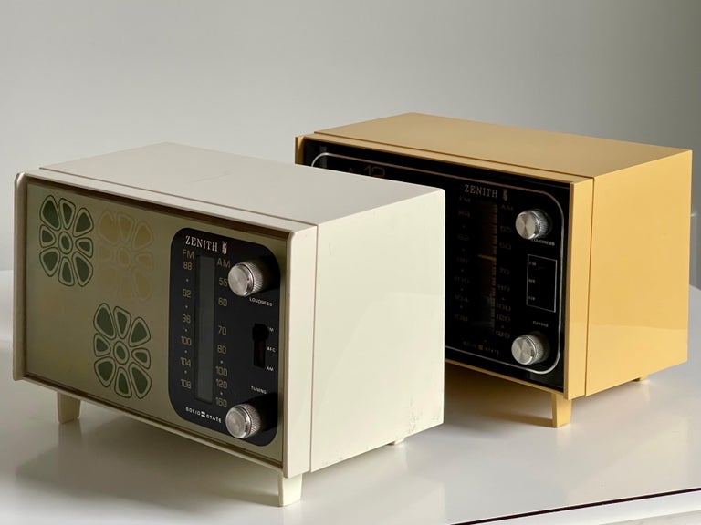 Space Age Collection of Retro Radios by Zenith For Sale