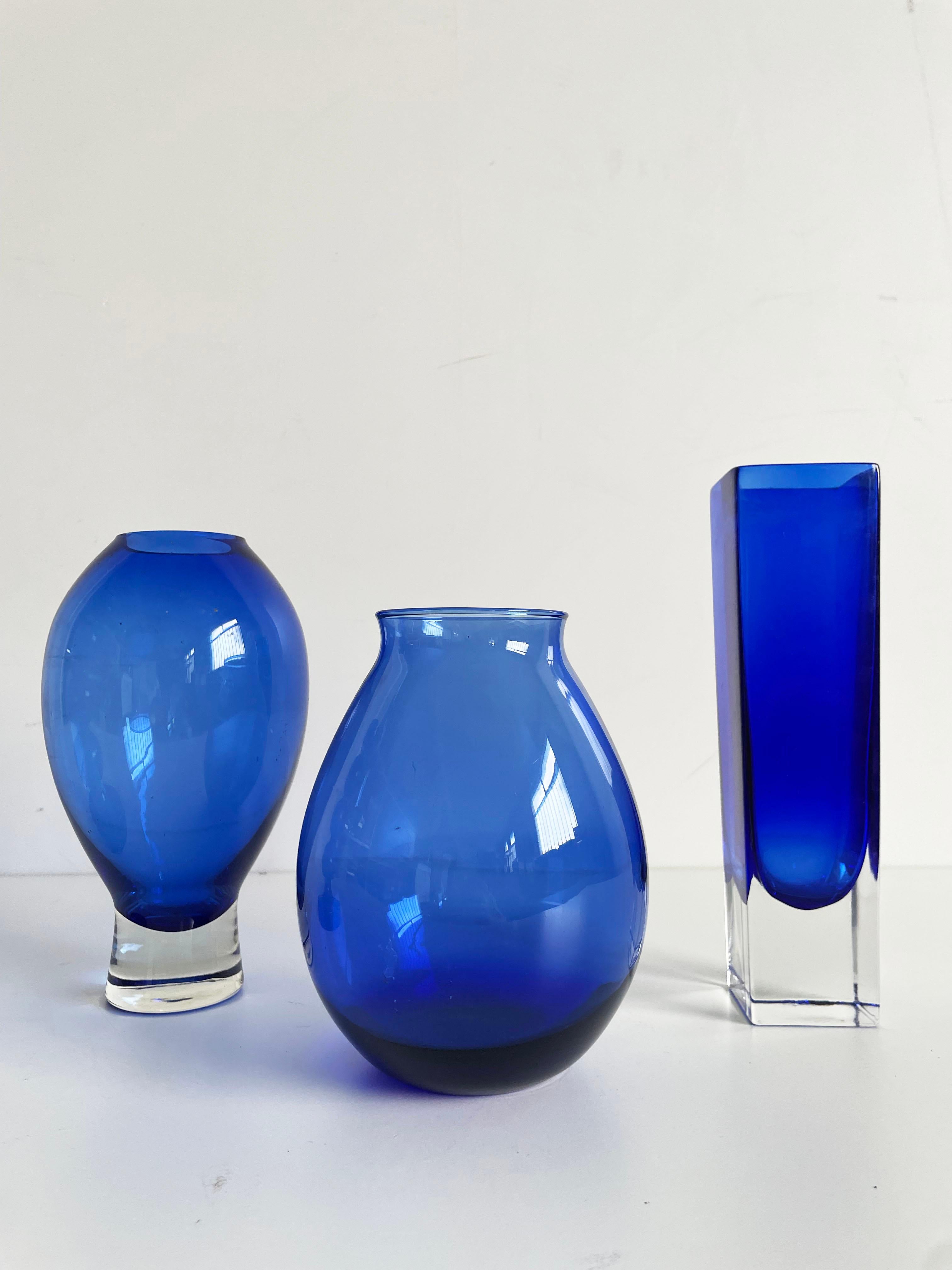 Collection of Scandinavian Art Glass, Set of 4 diverse Blue Glass Vases In Good Condition For Sale In Zagreb, HR