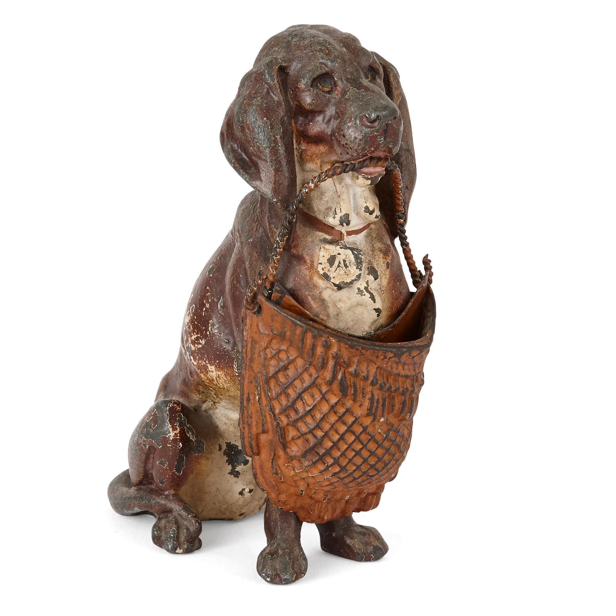 Collezione di sette cani di metallo di vario tipo In condizioni buone in vendita a London, GB