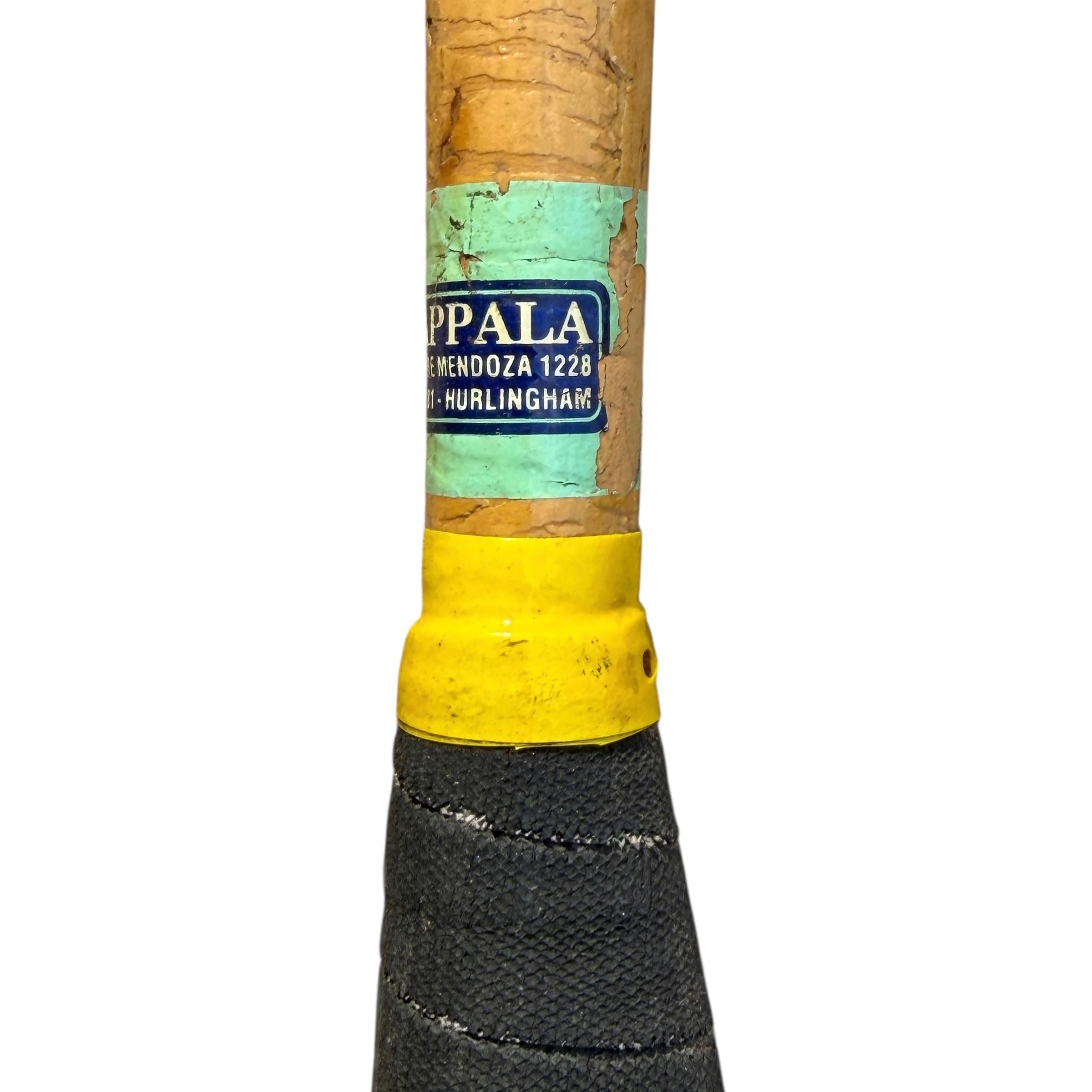 Collection'S di sette bastoni da polo d'epoca su supporti da parete personalizzati in vendita 7