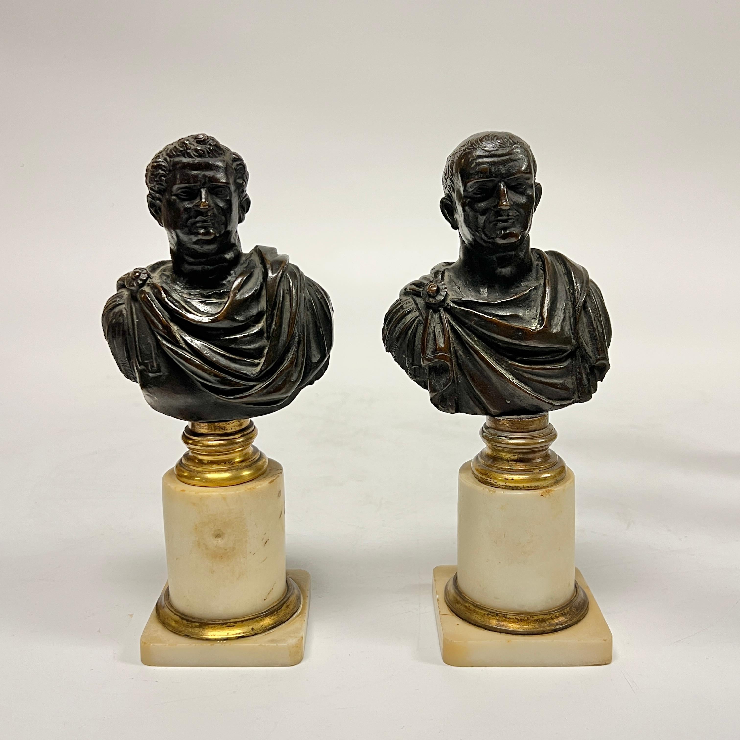 Patinato Collection'S di sei (6) busti di bronzo in marmo del Grand Tour di Imperatori Romani in vendita
