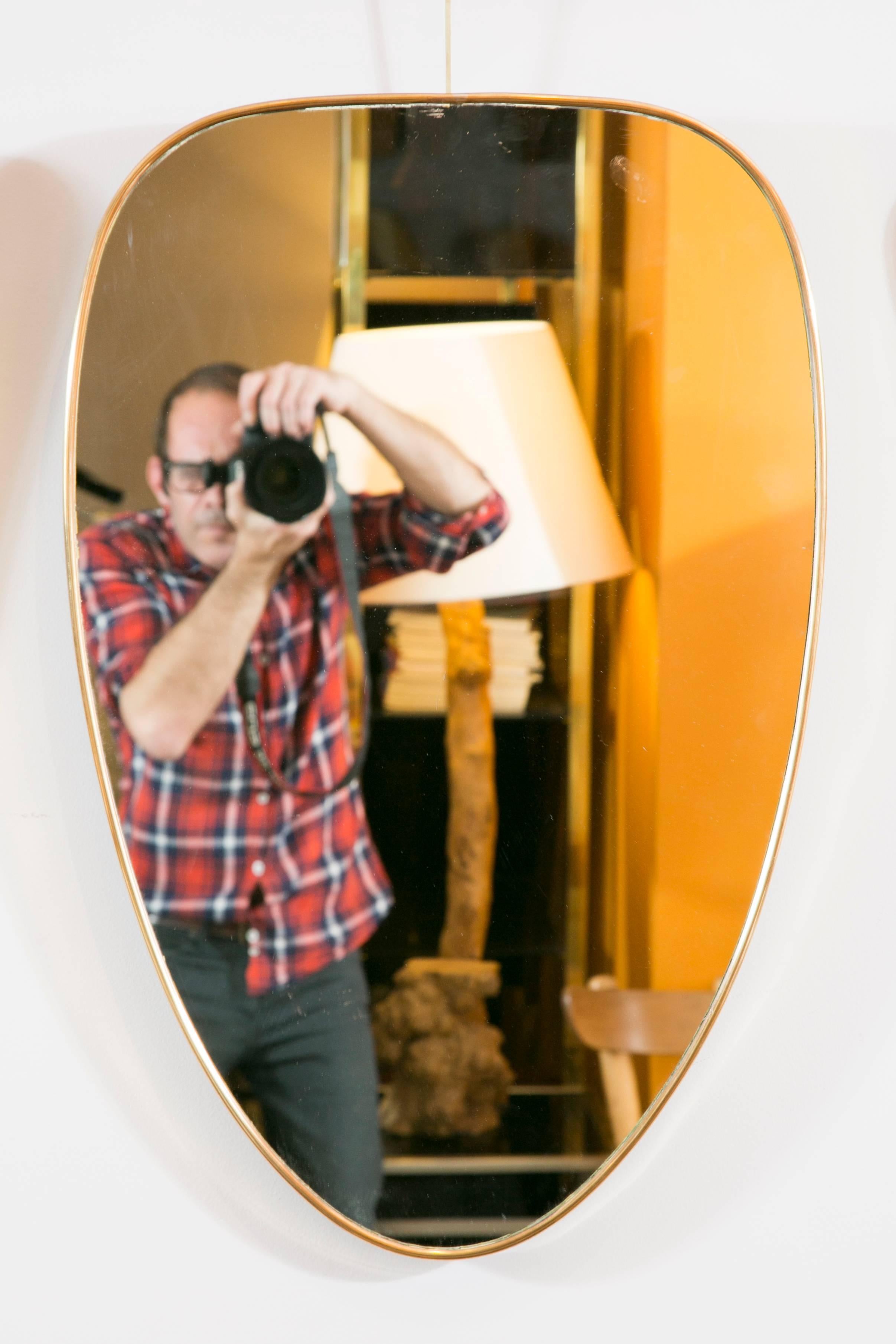 Collection of Six Brass Framed Wall Mirrors in the Style of Gio Ponti In Good Condition In Paris, Ile-de-France