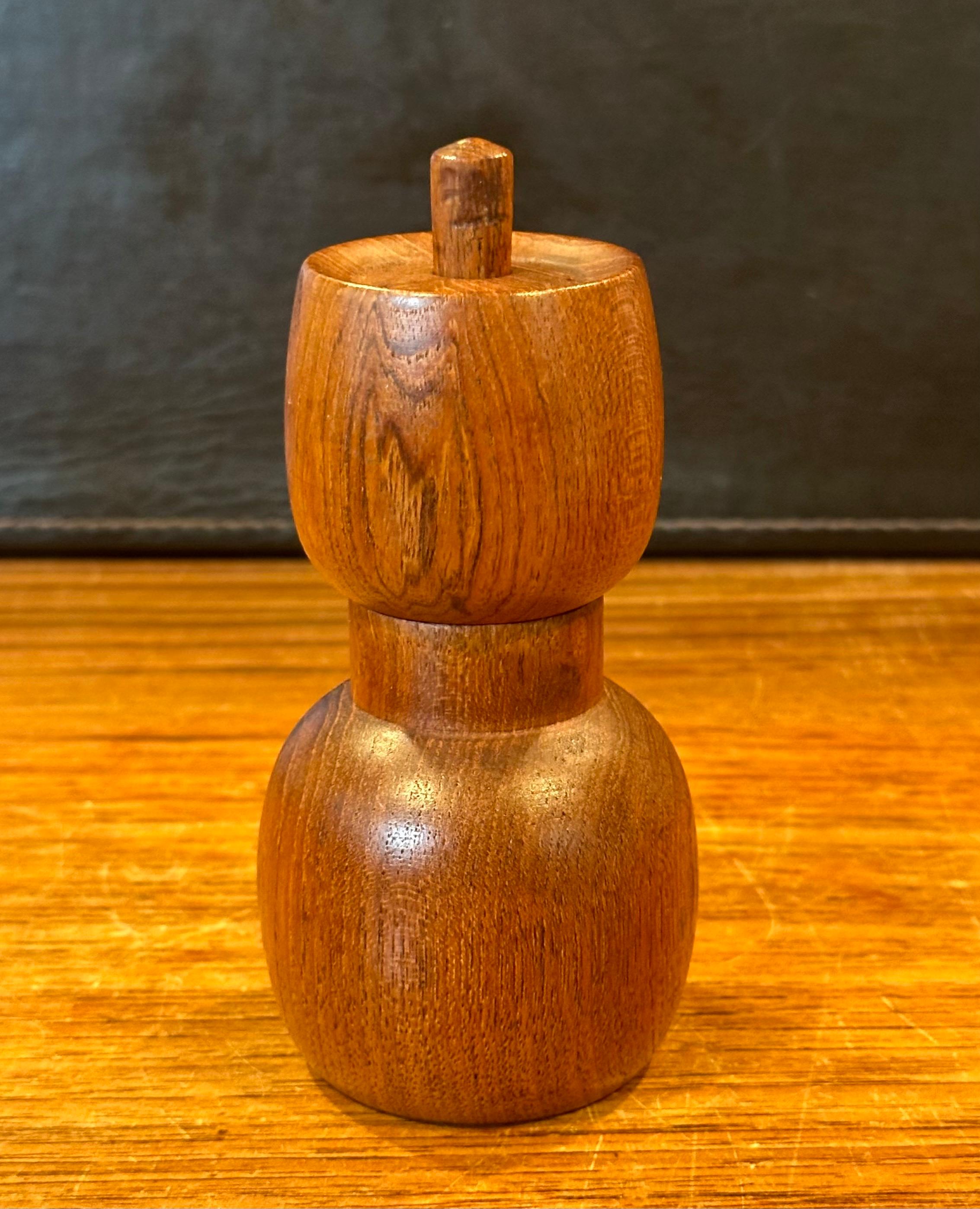 Collection of Six Danish Modern Teak Pepper Mills by Jens Quistgaard for Dansk For Sale 8