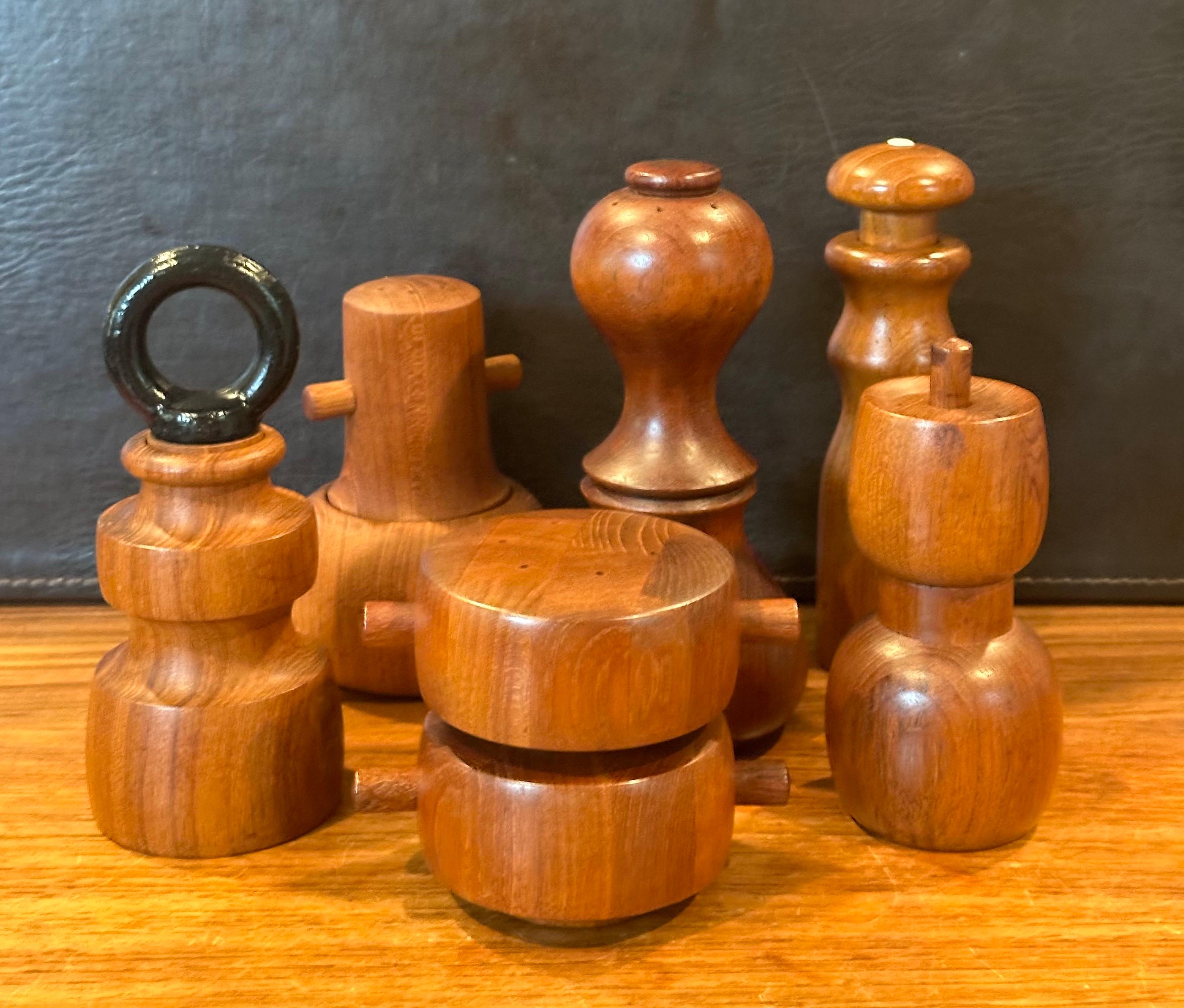 Collection of Six Danish Modern Teak Pepper Mills by Jens Quistgaard for Dansk In Good Condition For Sale In San Diego, CA