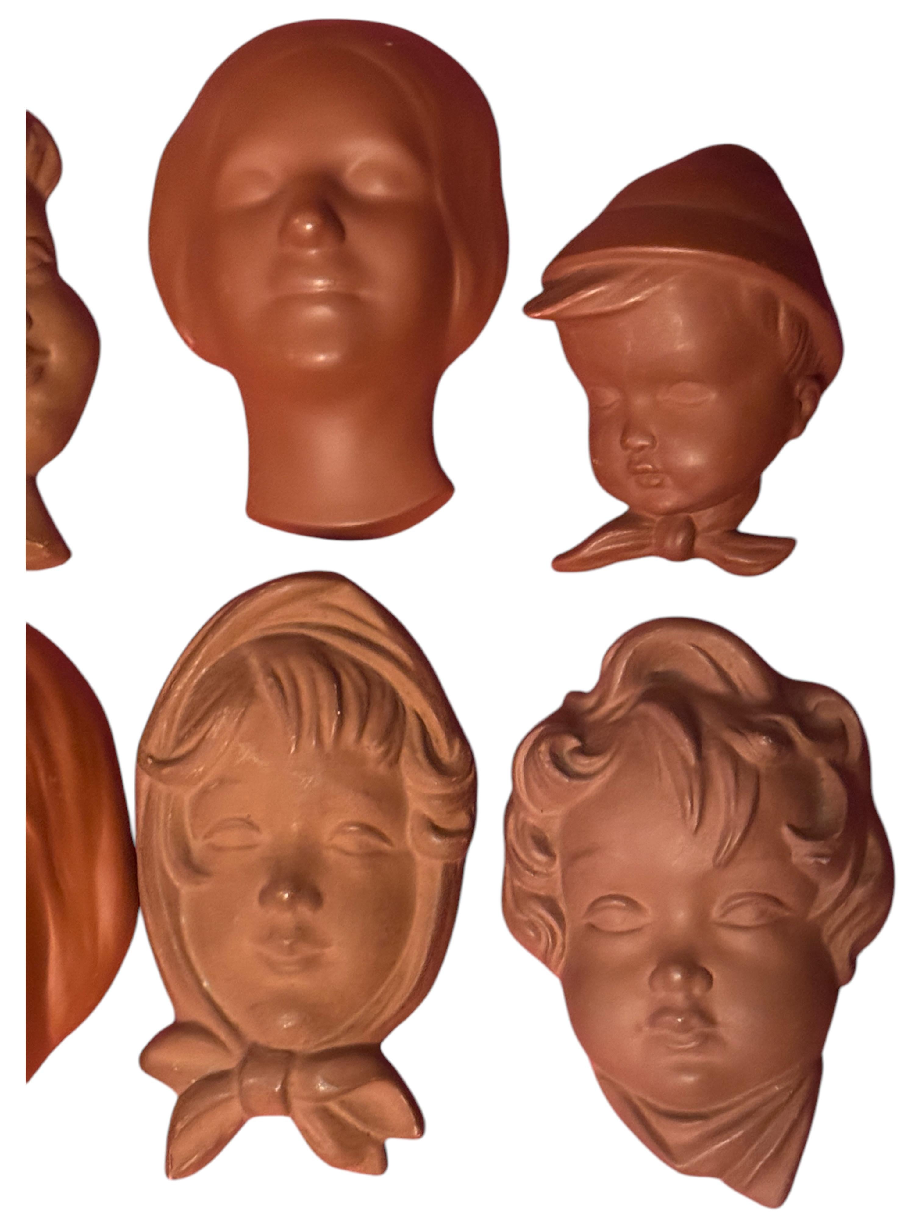 Terracotta Collection'S di sei teste di busti di maschere da parete Vintage, Germania, Austria, anni '50 in vendita