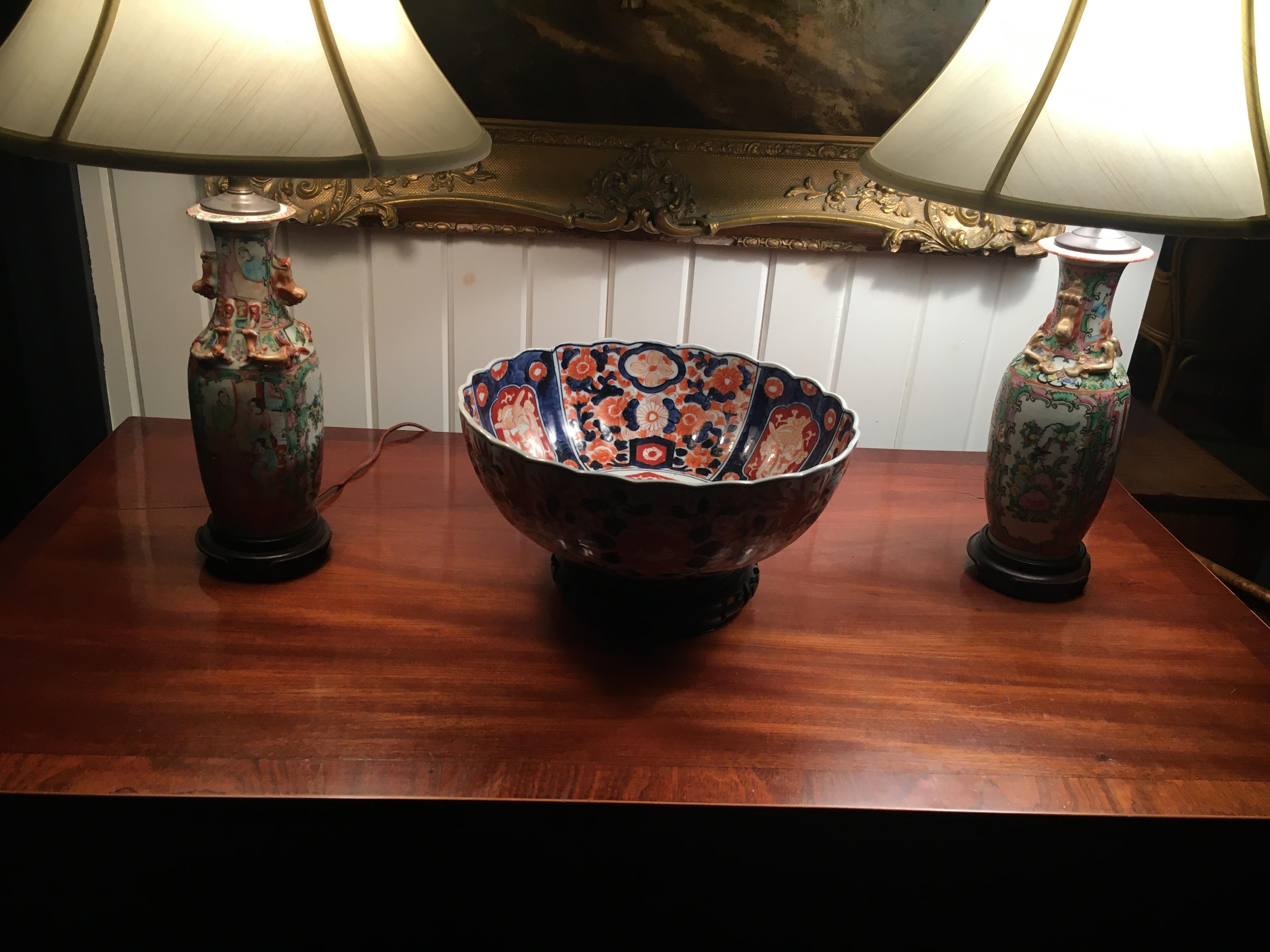 Collection of Six Imari Chargers of Various Form and Size For Sale 2