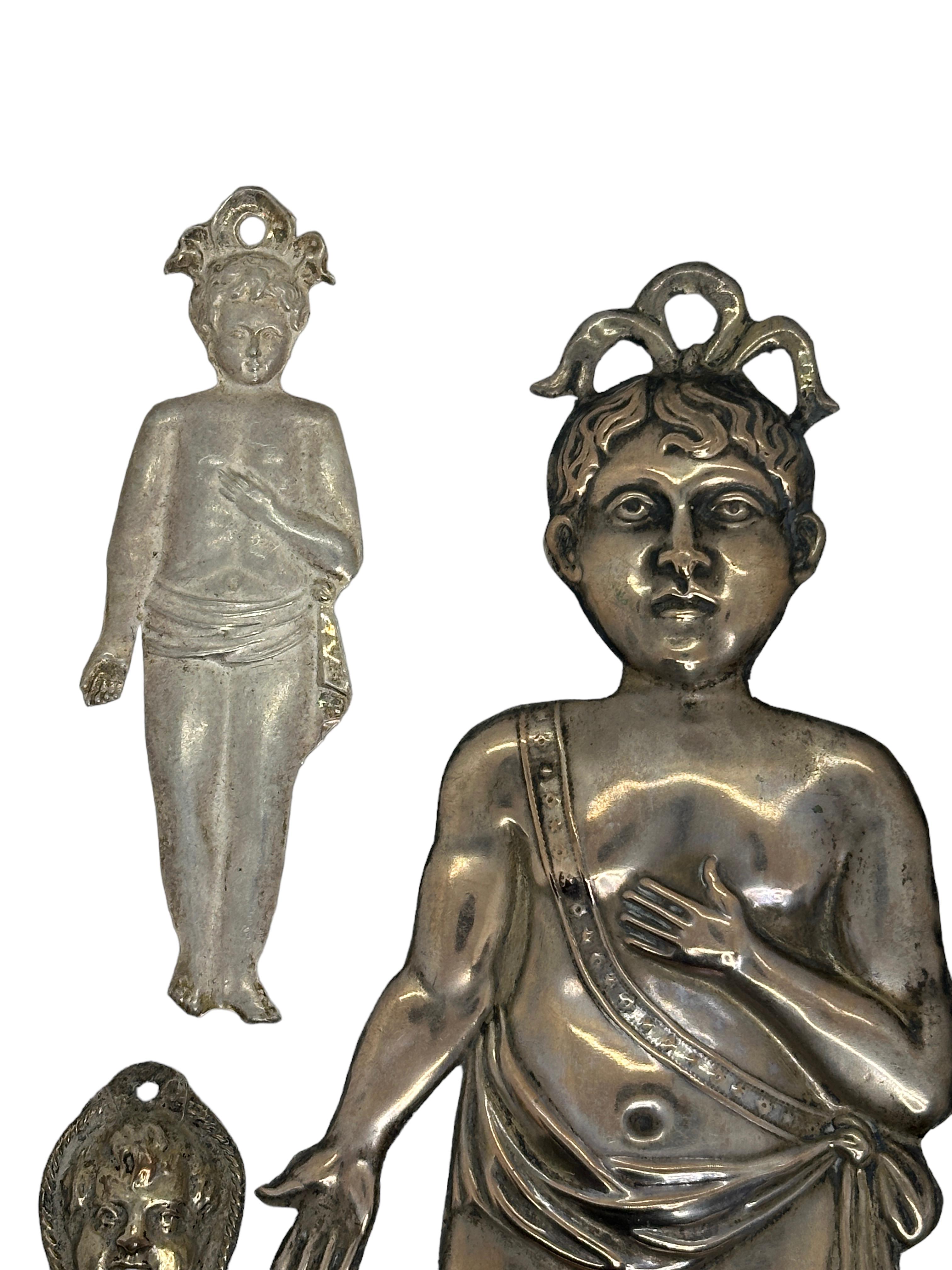 Kollektion von sechs silbernen figurativen Ex Voto-Kinderfiguren, antik, Italien, 1900er Jahre (Italienisch) im Angebot