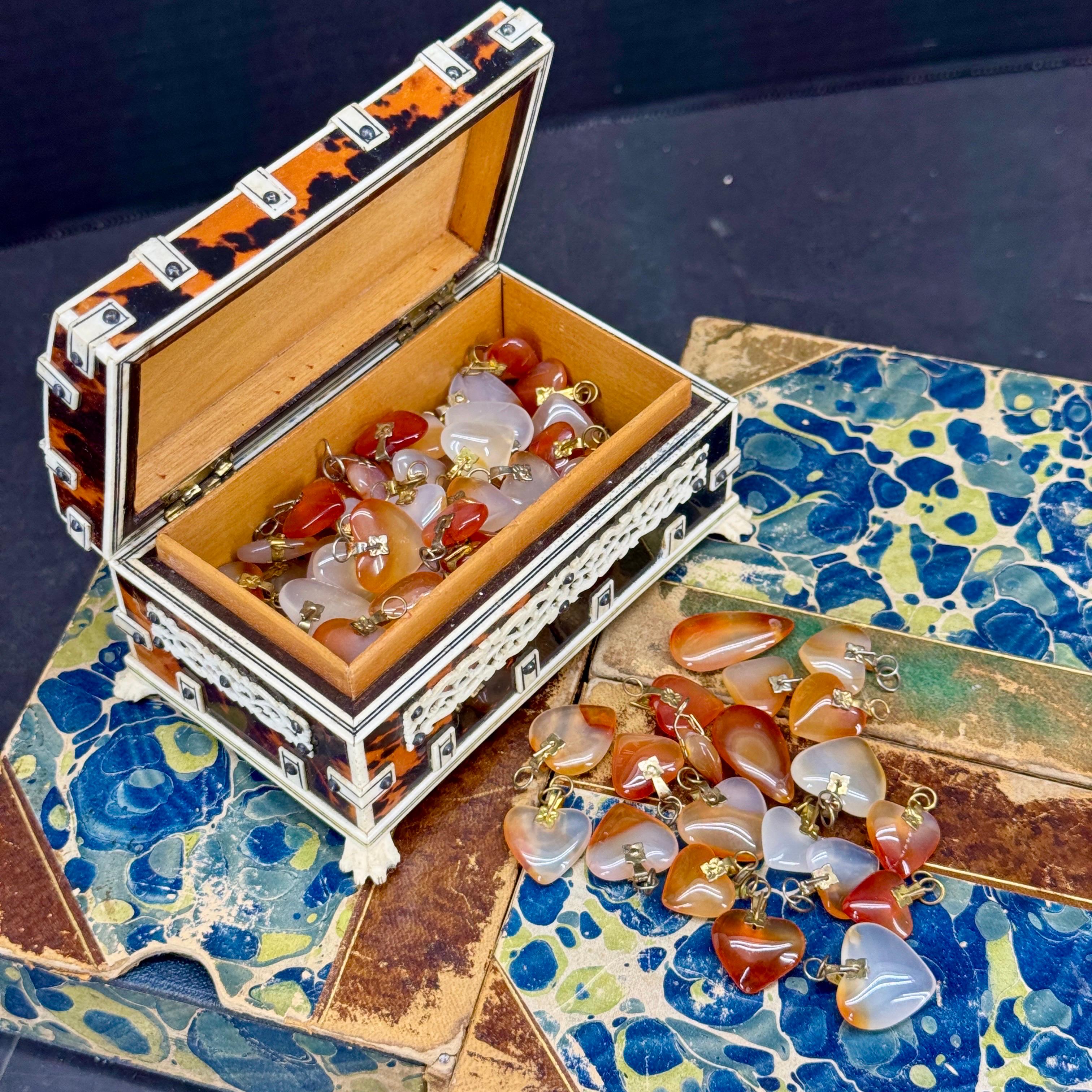 Collection of Small Charming Agate Pendant Hearts For Sale 5