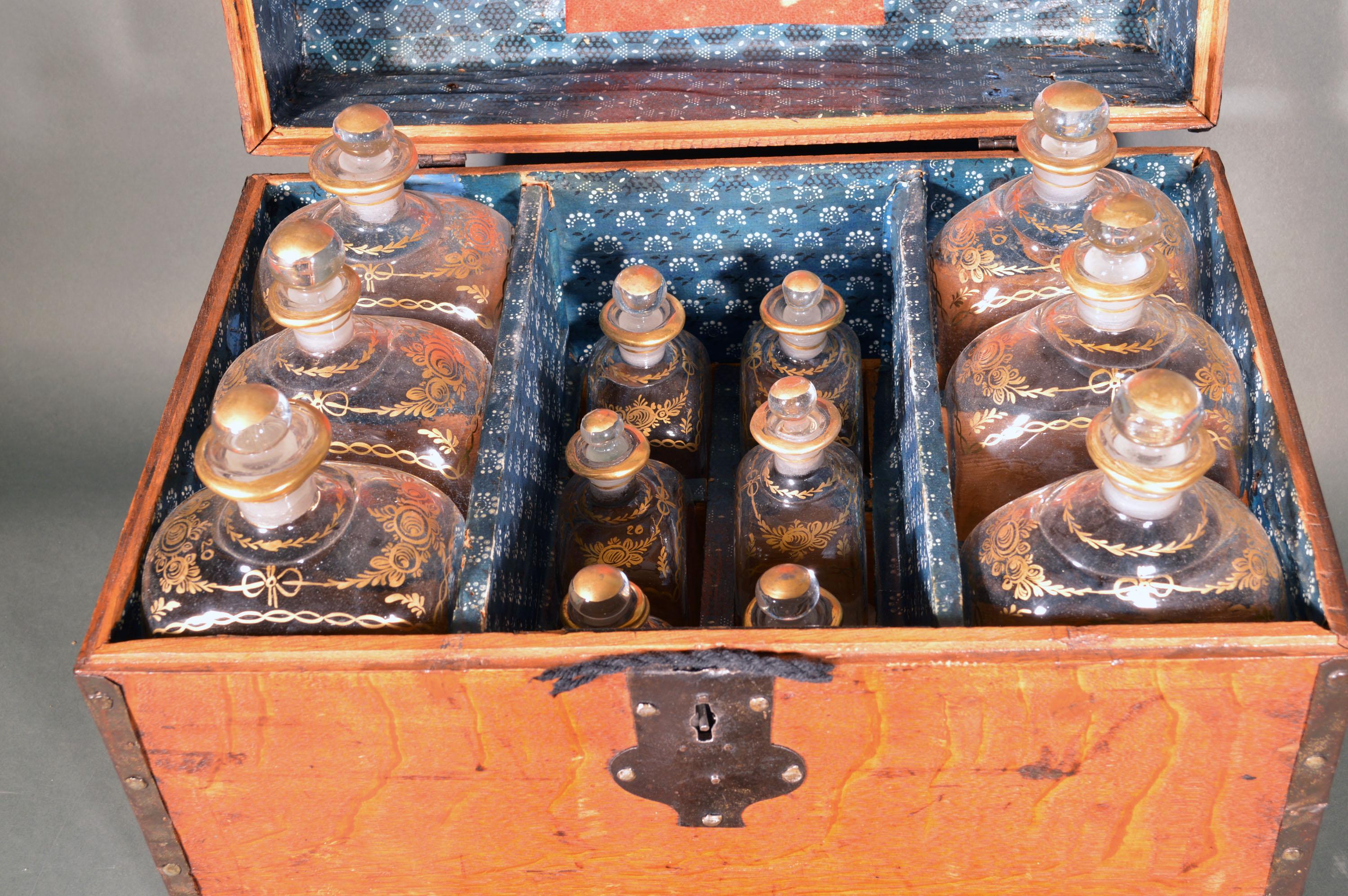 Collection of Spanish Glass Bottles & Glasses in Carrying Case, Royal Factory In Good Condition In Downingtown, PA