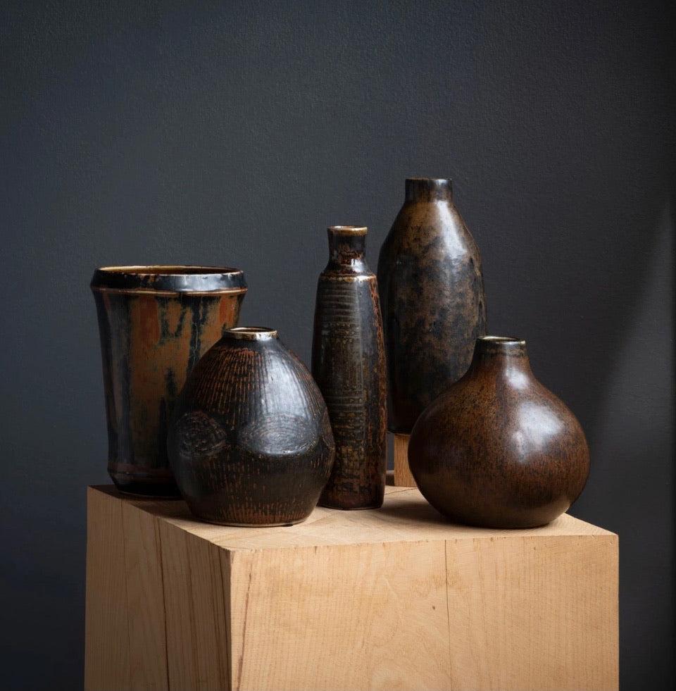 Collection de vases suédois en céramique du milieu du siècle dernier en vente 10