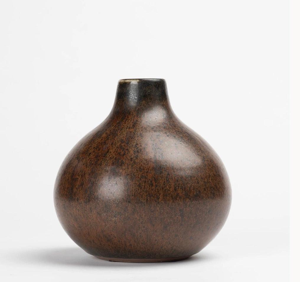 Collection de vases suédois en céramique du milieu du siècle dernier Bon état - En vente à Los Angeles, CA