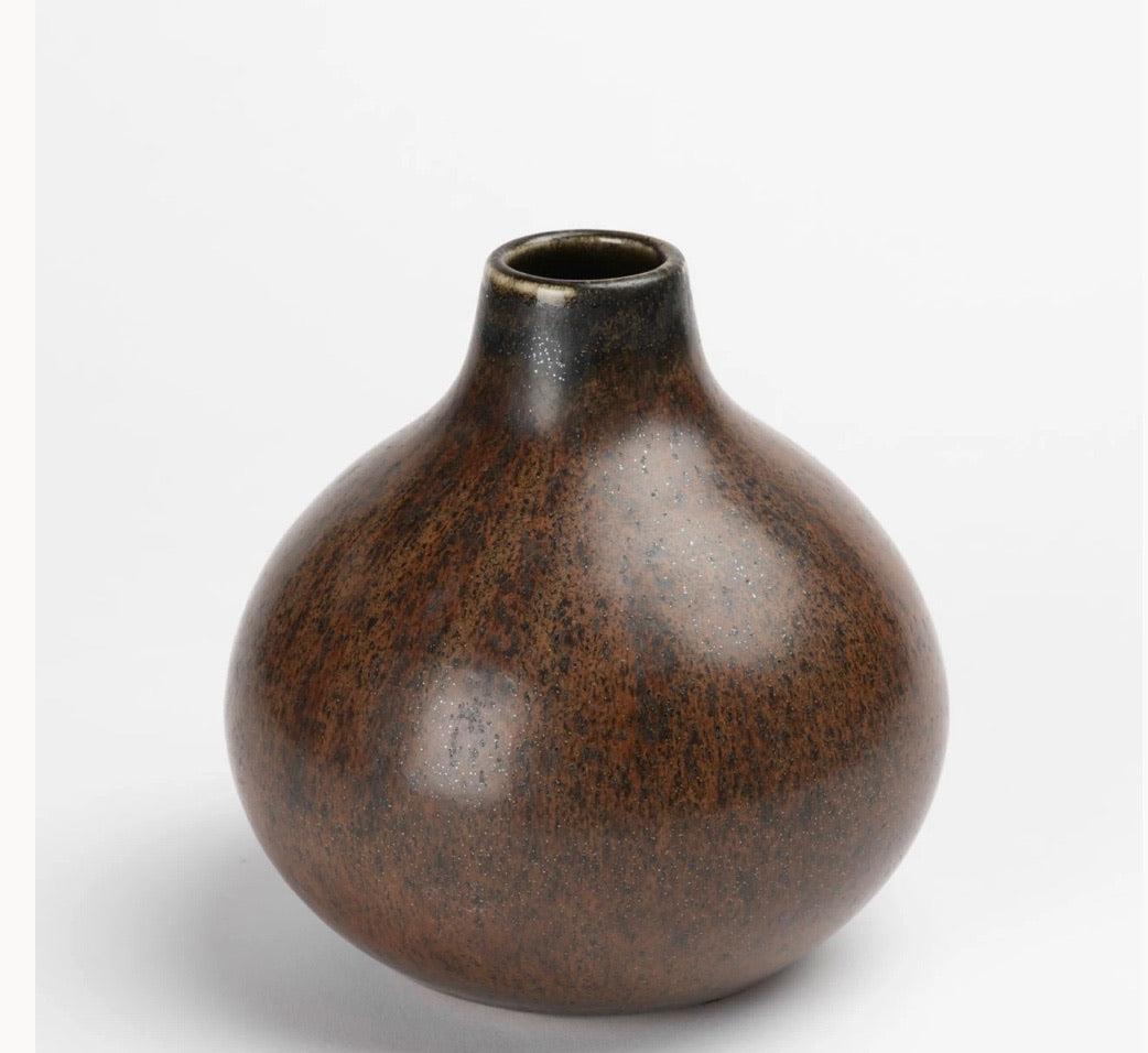 Céramique Collection de vases suédois en céramique du milieu du siècle dernier en vente