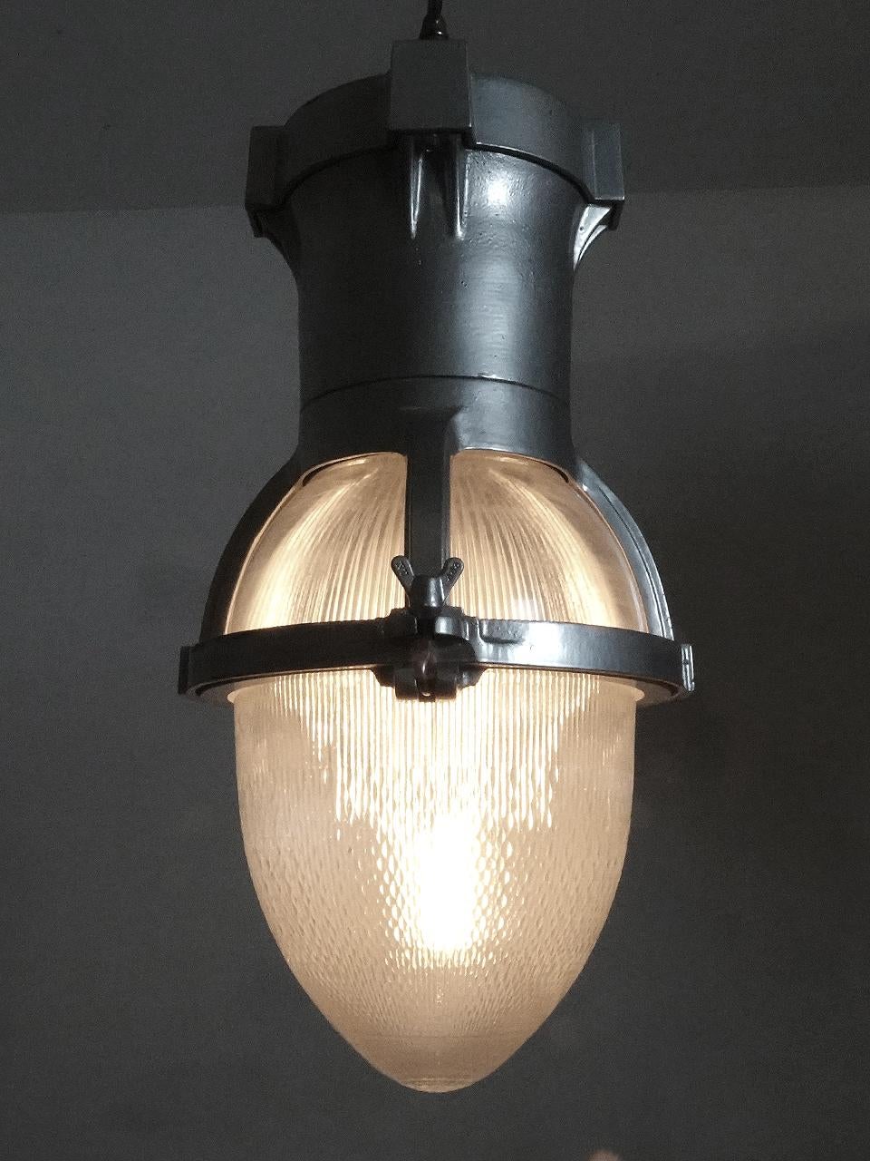 Colección de farolas altas de holofán de Nueva York siglo XX en venta