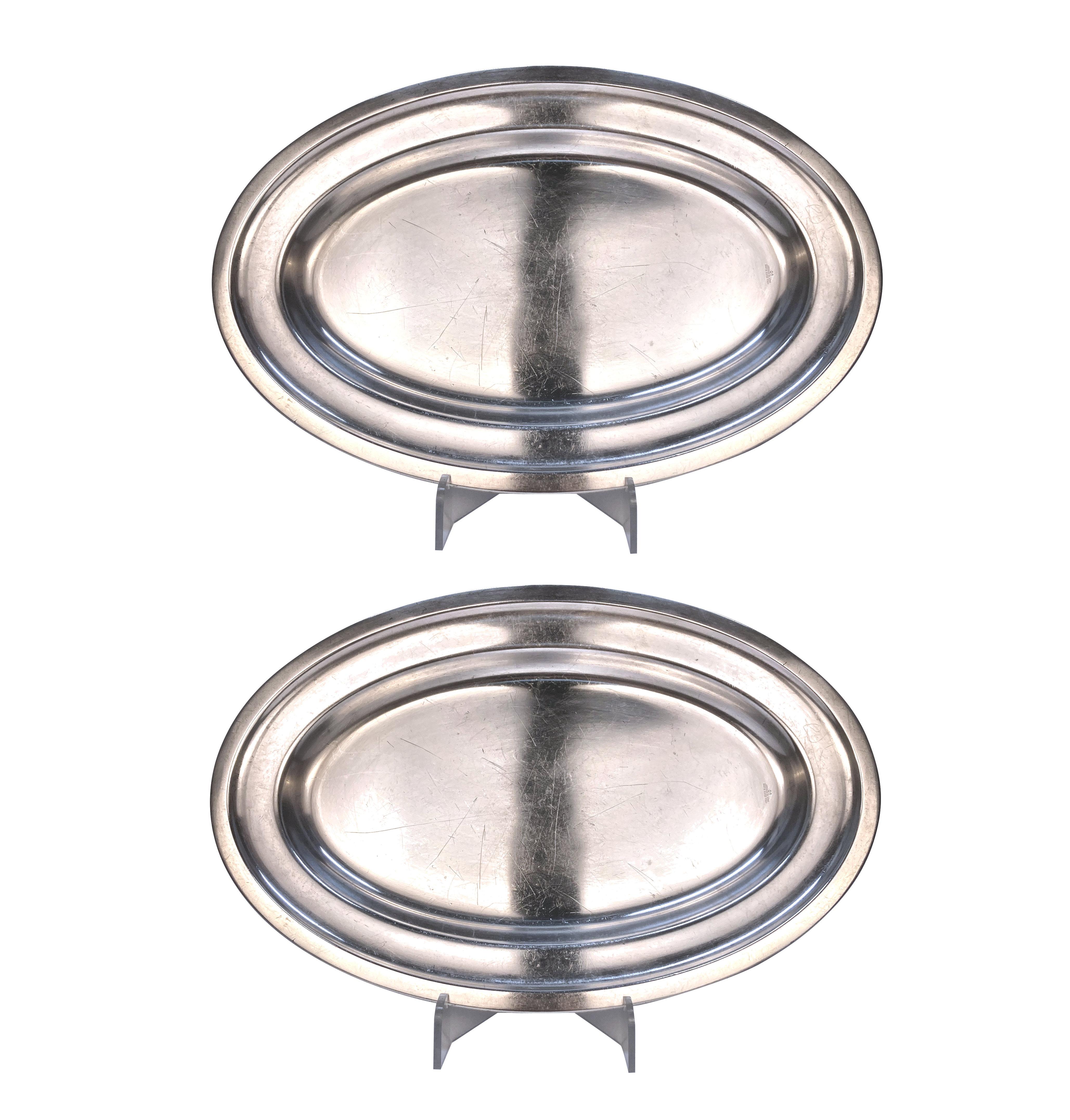 Collection Of Thirteen Silver Serving Platters (Französisch) im Angebot