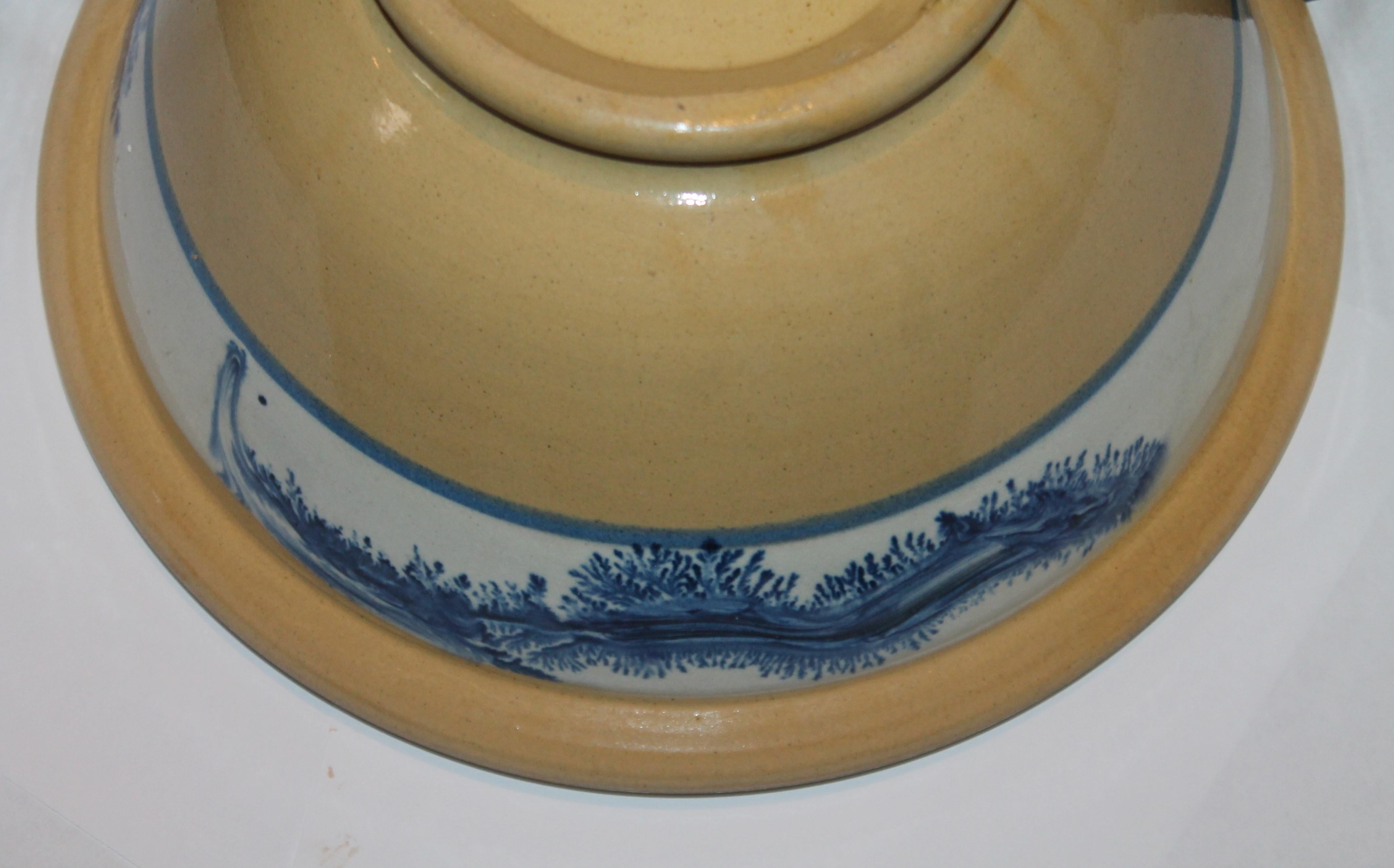Collection of Three 19th Century Mocha Yellow Ware Bowls For Sale 3