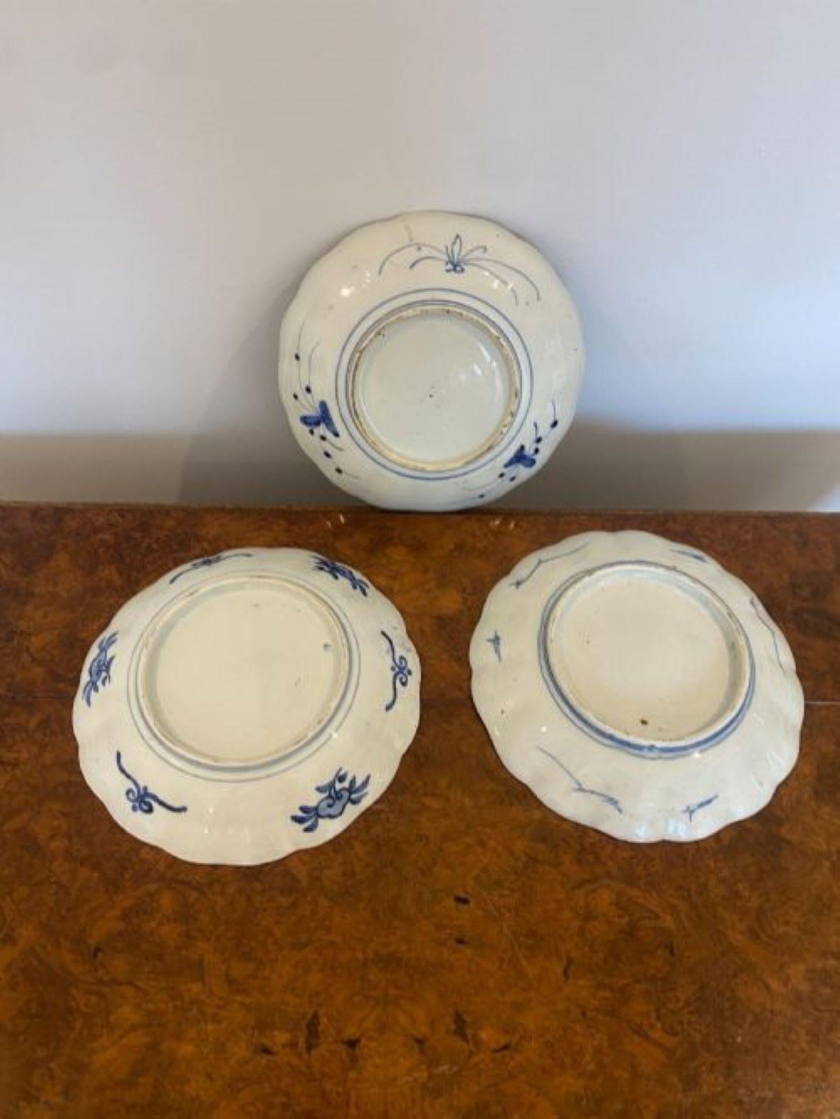 Collection Of Three Antique Quality Imari Plates In Good Condition For Sale In Ipswich, GB
