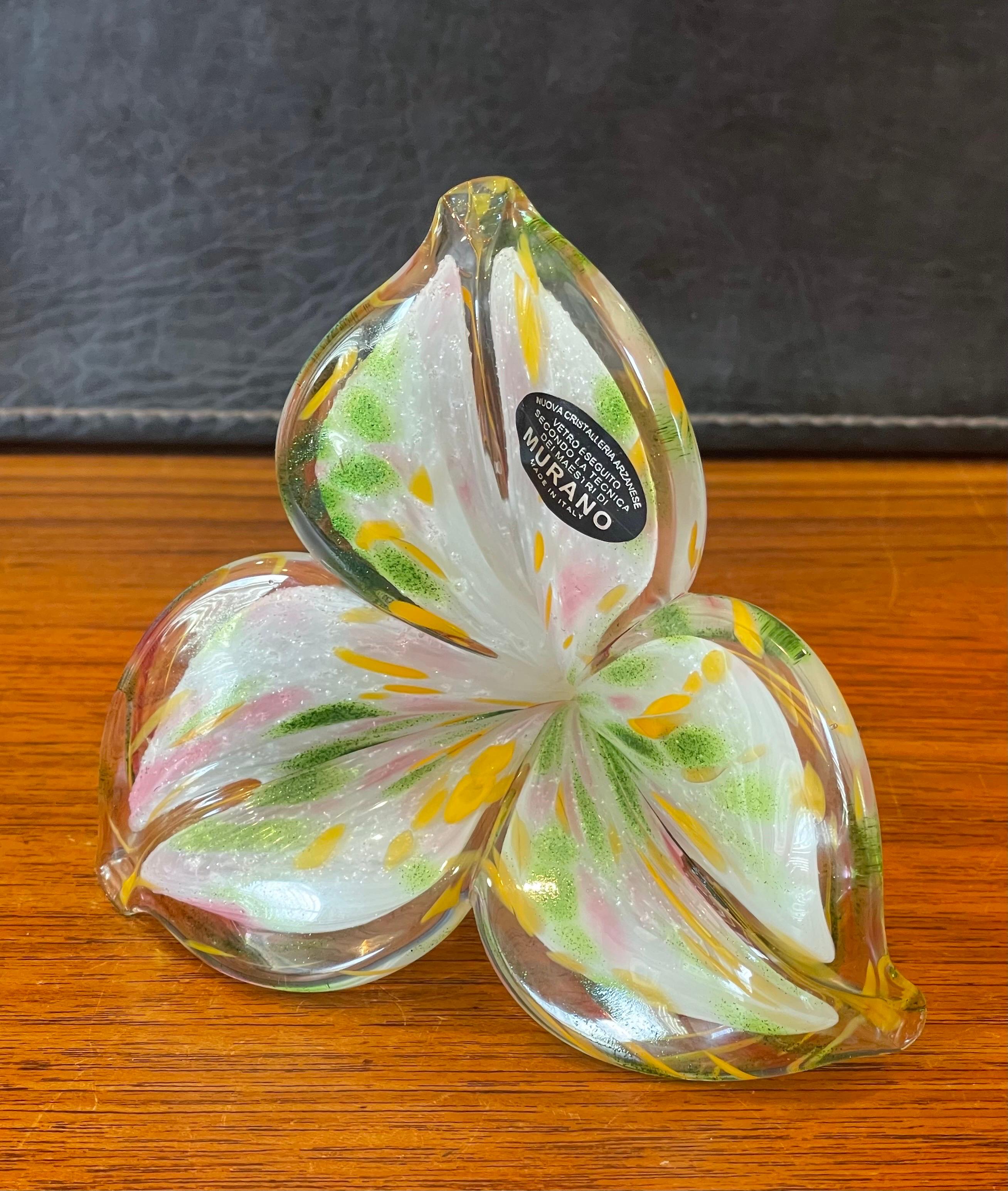 Collection of Three Art Glass Flower Sculptures by Murano Glass For Sale 2