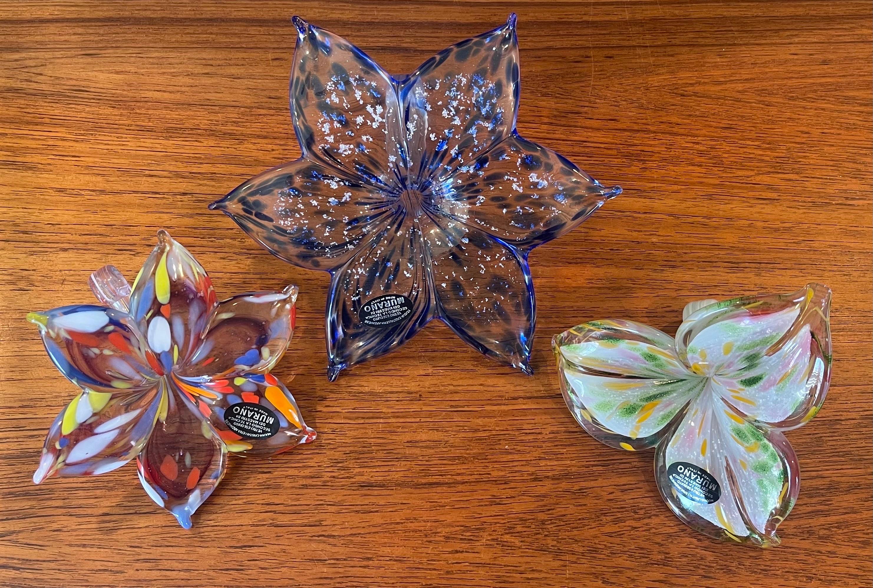 Collection of Three Art Glass Flower Sculptures by Murano Glass For Sale 9