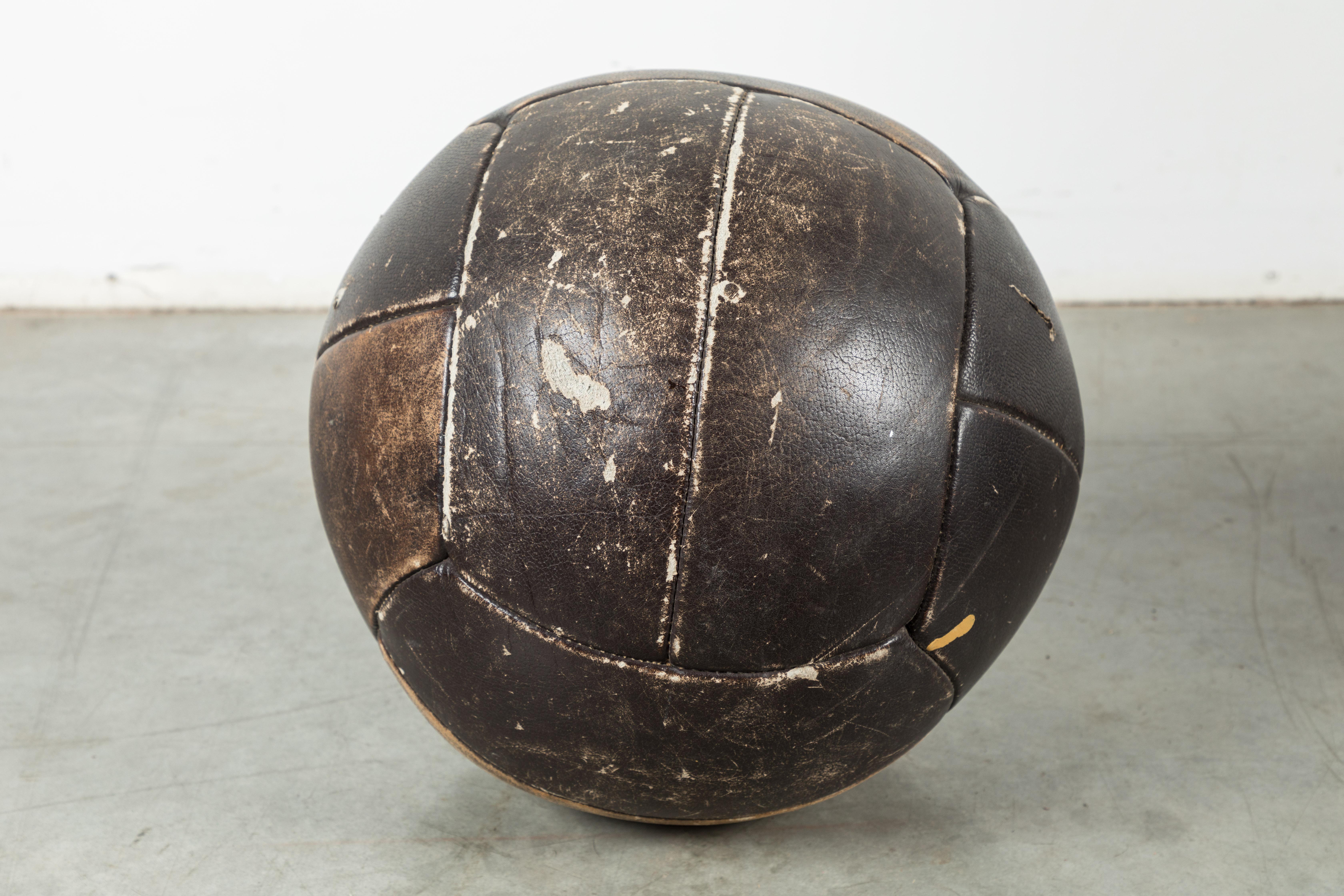Collection of Three Black Vintage Leather Medicine Balls In Good Condition For Sale In Santa Monica, CA