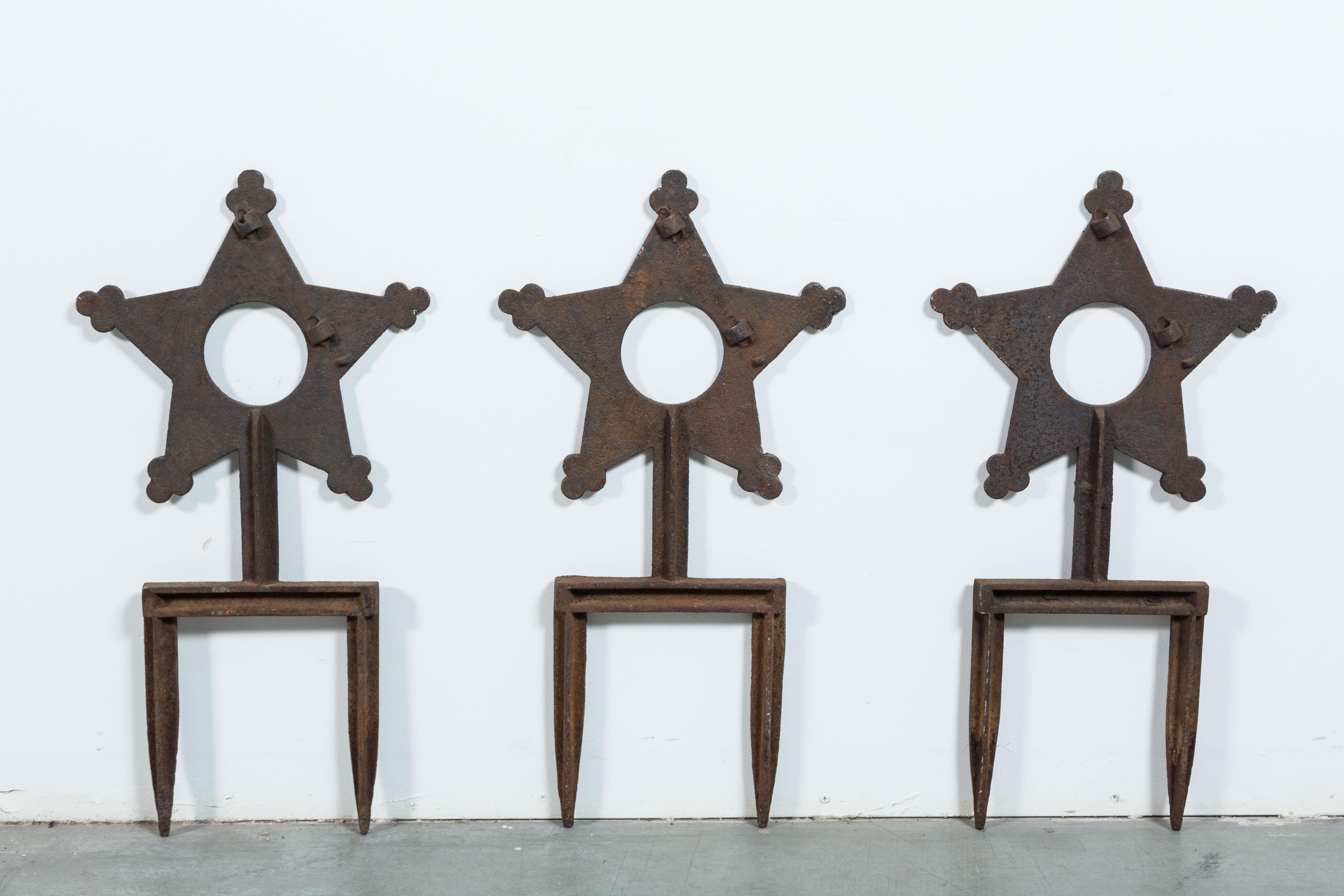Collection of Three Cast Iron Star Victorian Daughters of the Revolution Markers In Good Condition For Sale In Santa Monica, CA
