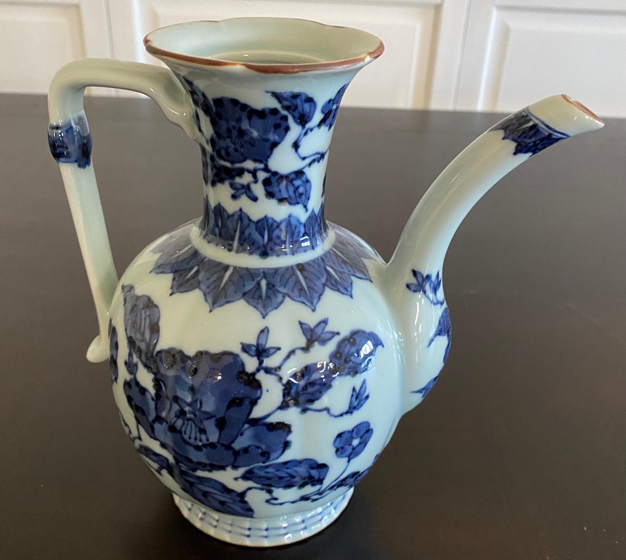20th Century Collection of Three Chinese Porcelain Blue & White Tea Pots For Sale