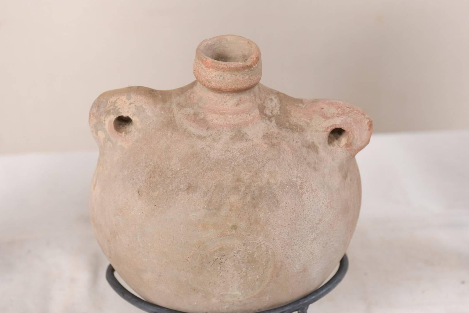 Collection de trois pots en terre cuite de style colonial espagnol méditerranéen en vente 3