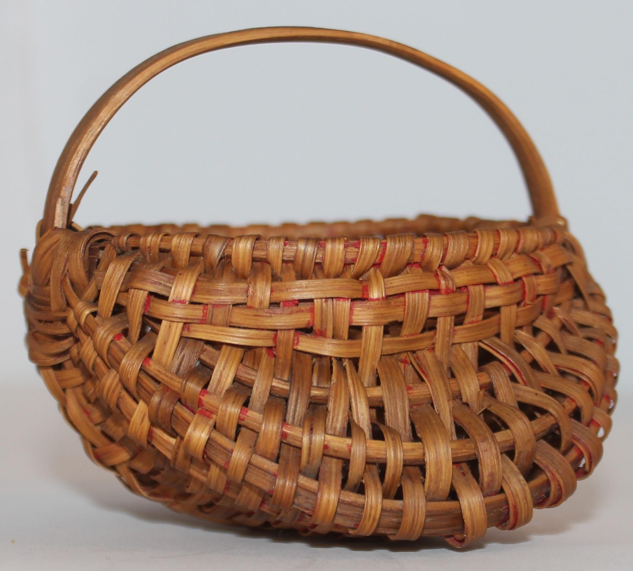 Hemp Collection of Three Miniature 19th C Hiney Baskets For Sale