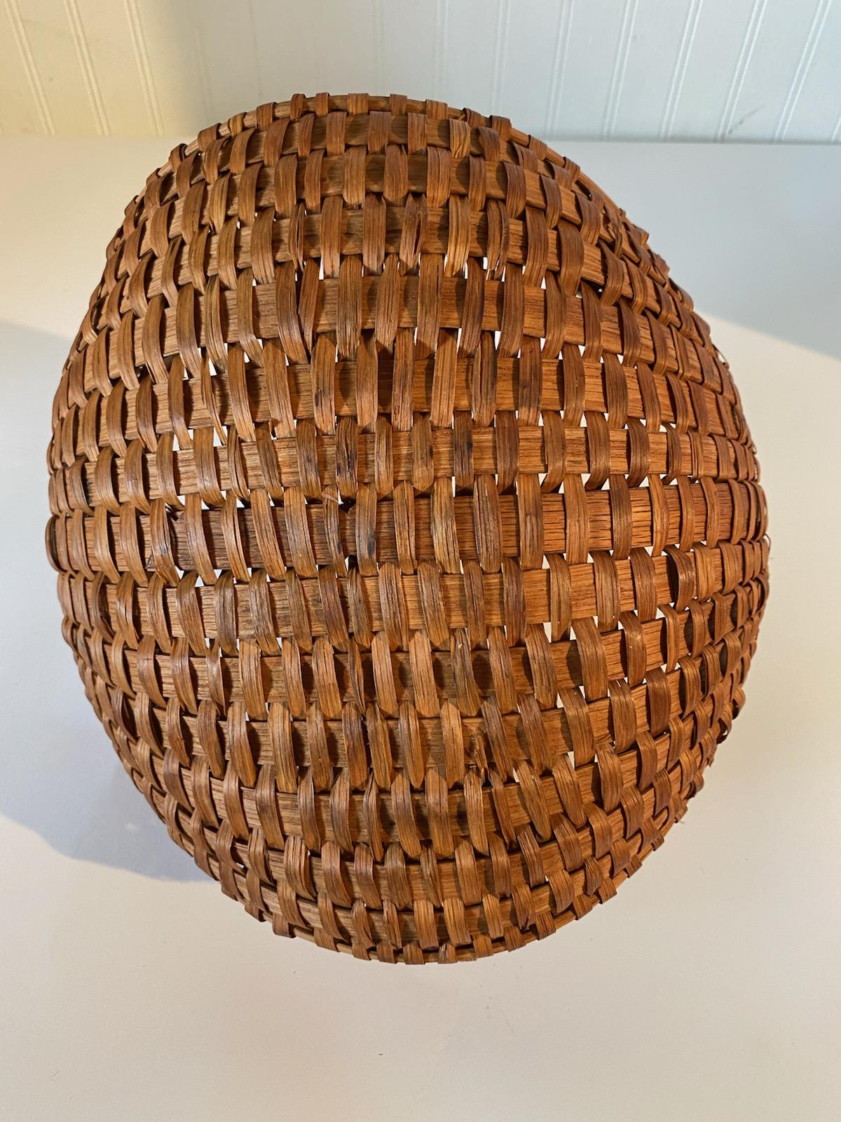Adirondack Collection of Three Miniature Buttocks Baskets For Sale