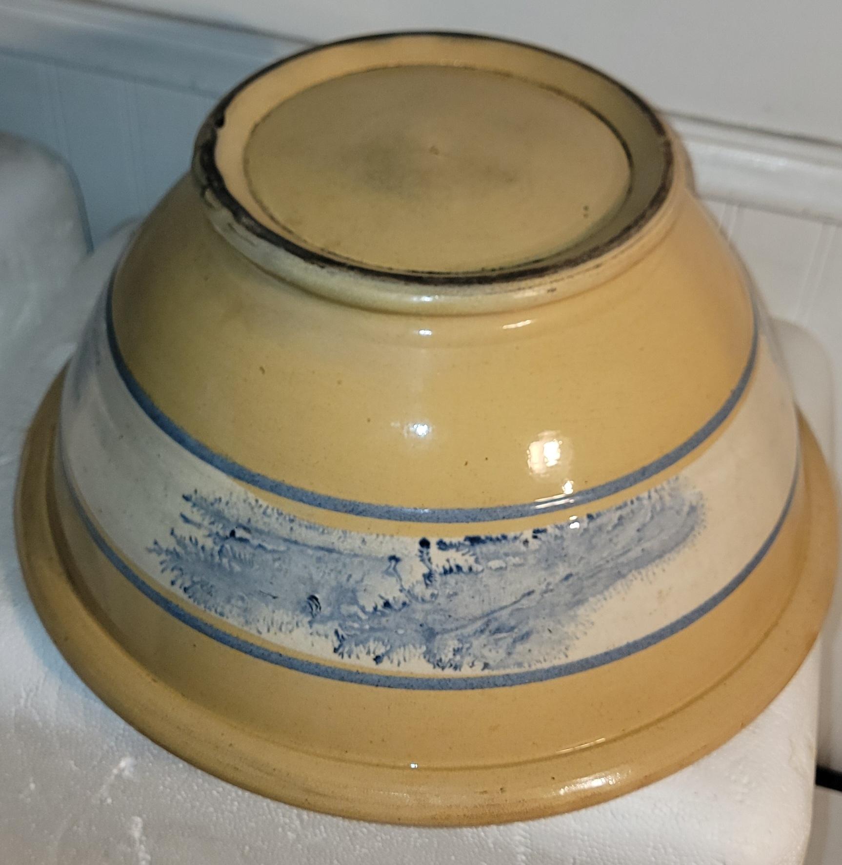 Colección de tres cuencos de loza amarilla moca Alfarería en venta