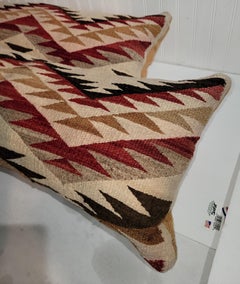 Collection de trois coussins traversins de tissage indien Navajo, 3 pièces