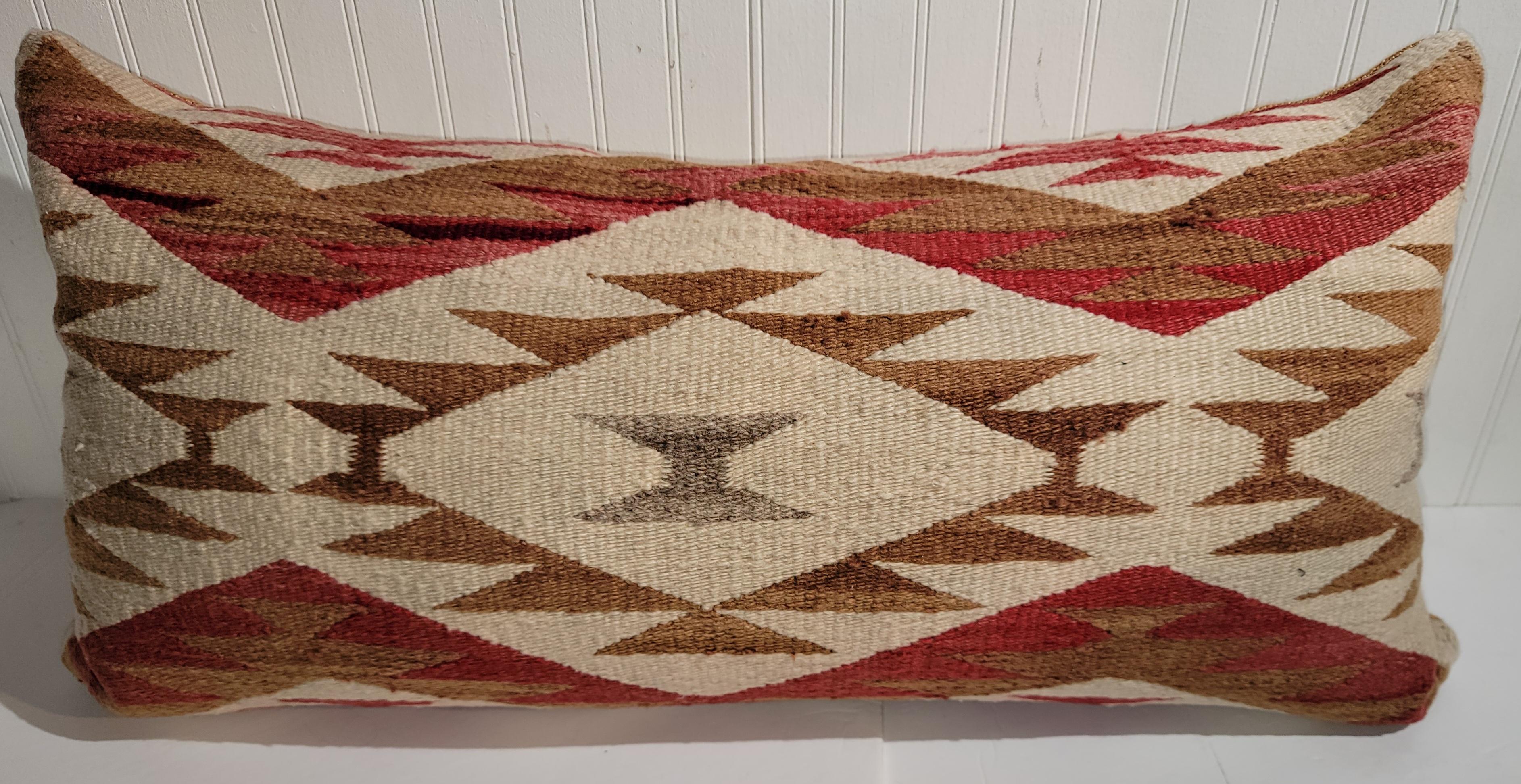 Américain Collection de trois coussins traversins de tissage indien Navajo, 3 pièces en vente