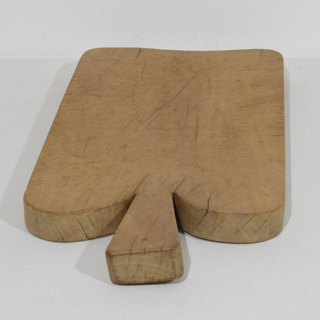 Kollektion von drei seltenen französischen Holz-Schneide- oder Schneidebrettern aus dem 19. Jahrhundert im Angebot 6