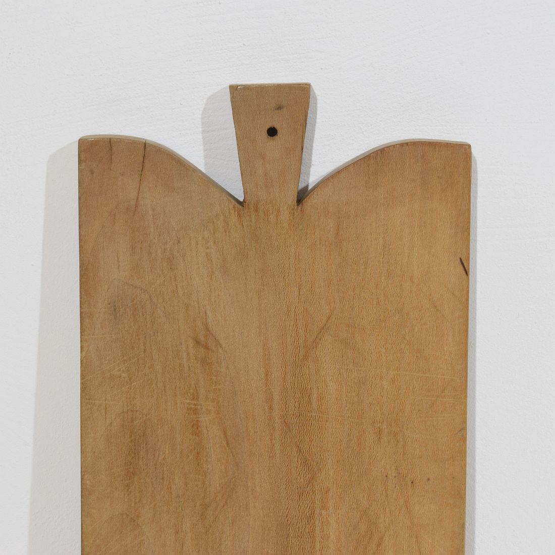 Kollektion von drei seltenen französischen Holz-Schneide- oder Schneidebrettern aus dem 19. Jahrhundert im Angebot 10