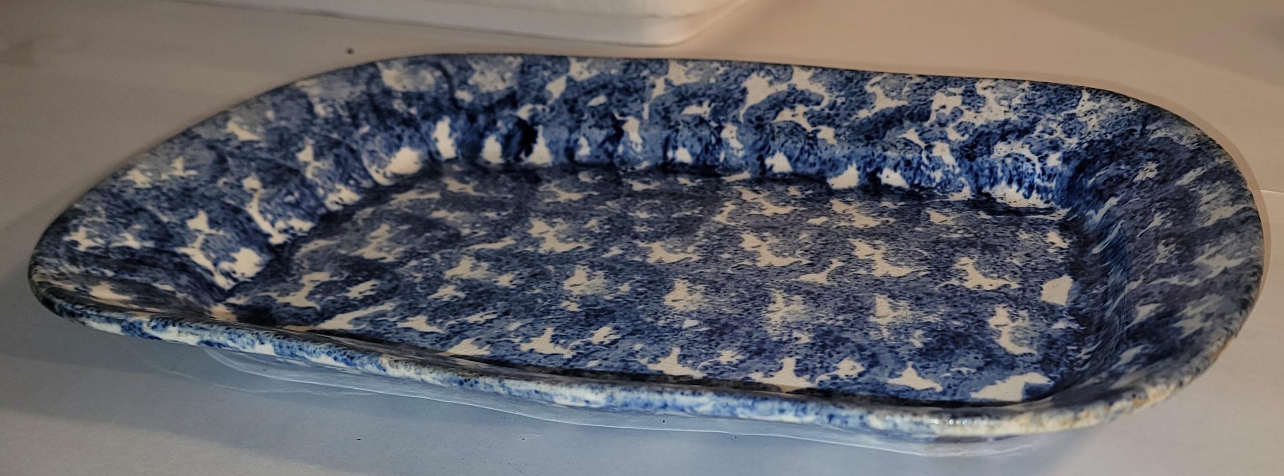 Américain Collection of Three Sponge Ware Serving Platters -3 en vente