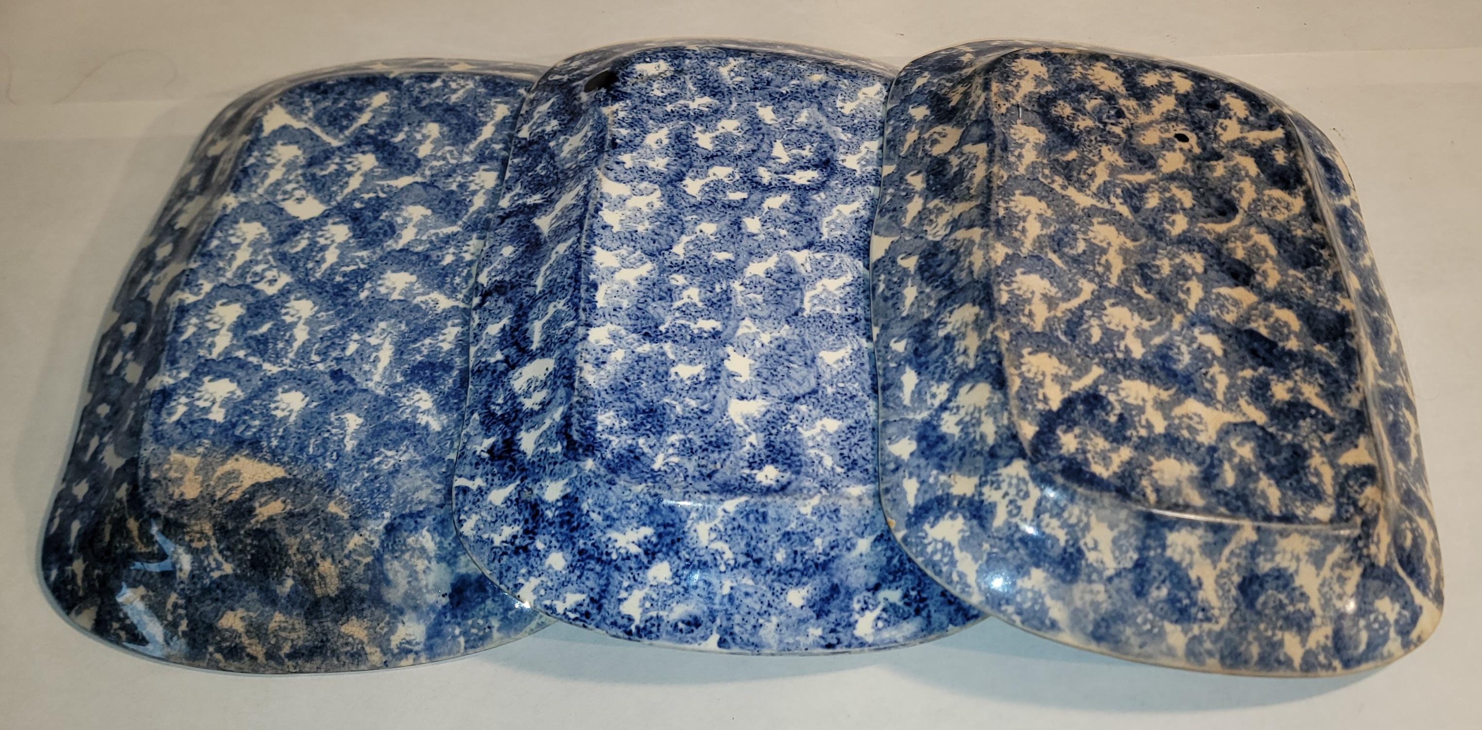 XIXe siècle Collection of Three Sponge Ware Serving Platters -3 en vente