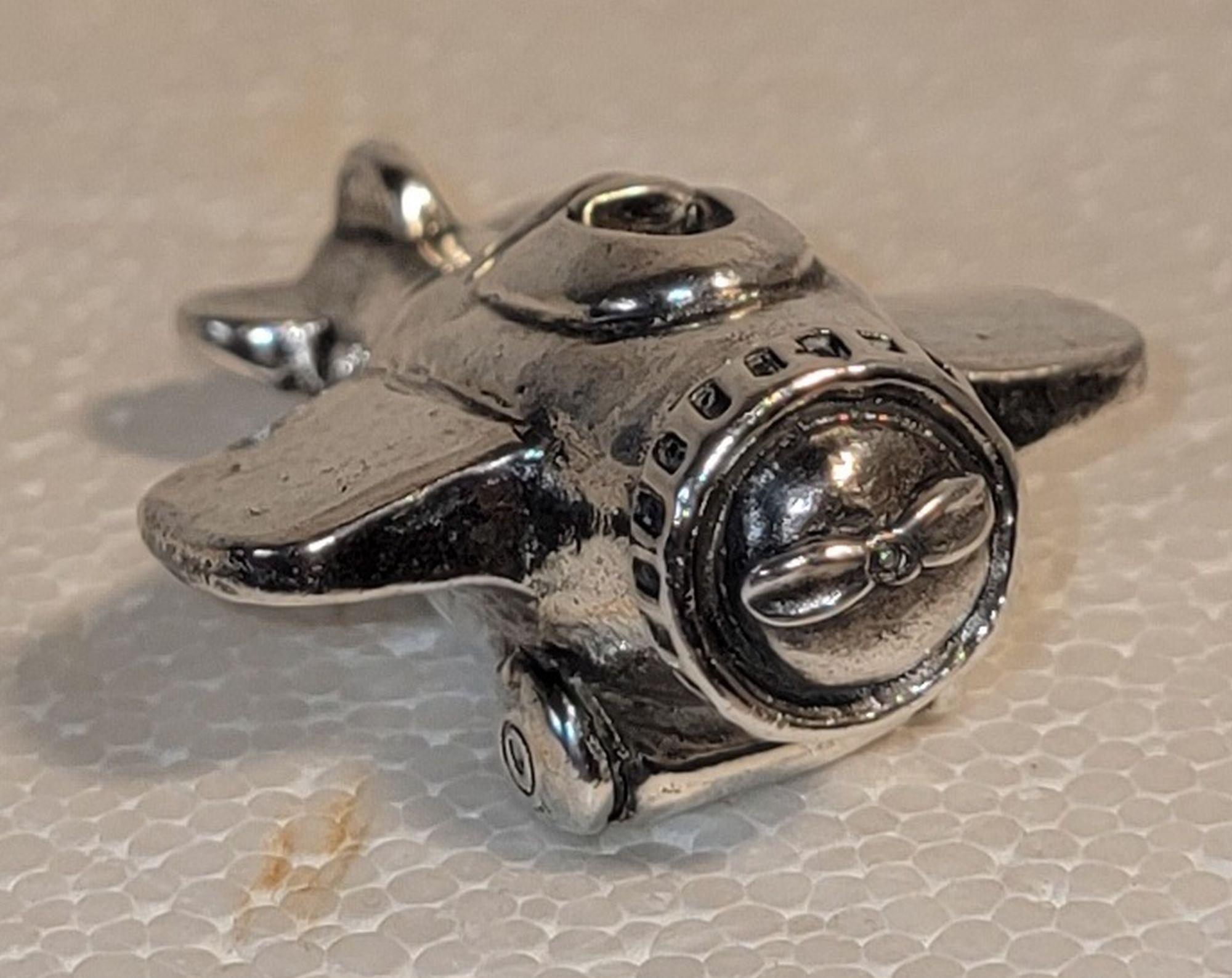 Collection of Three Sterling Silver Figures (Moderne) im Angebot