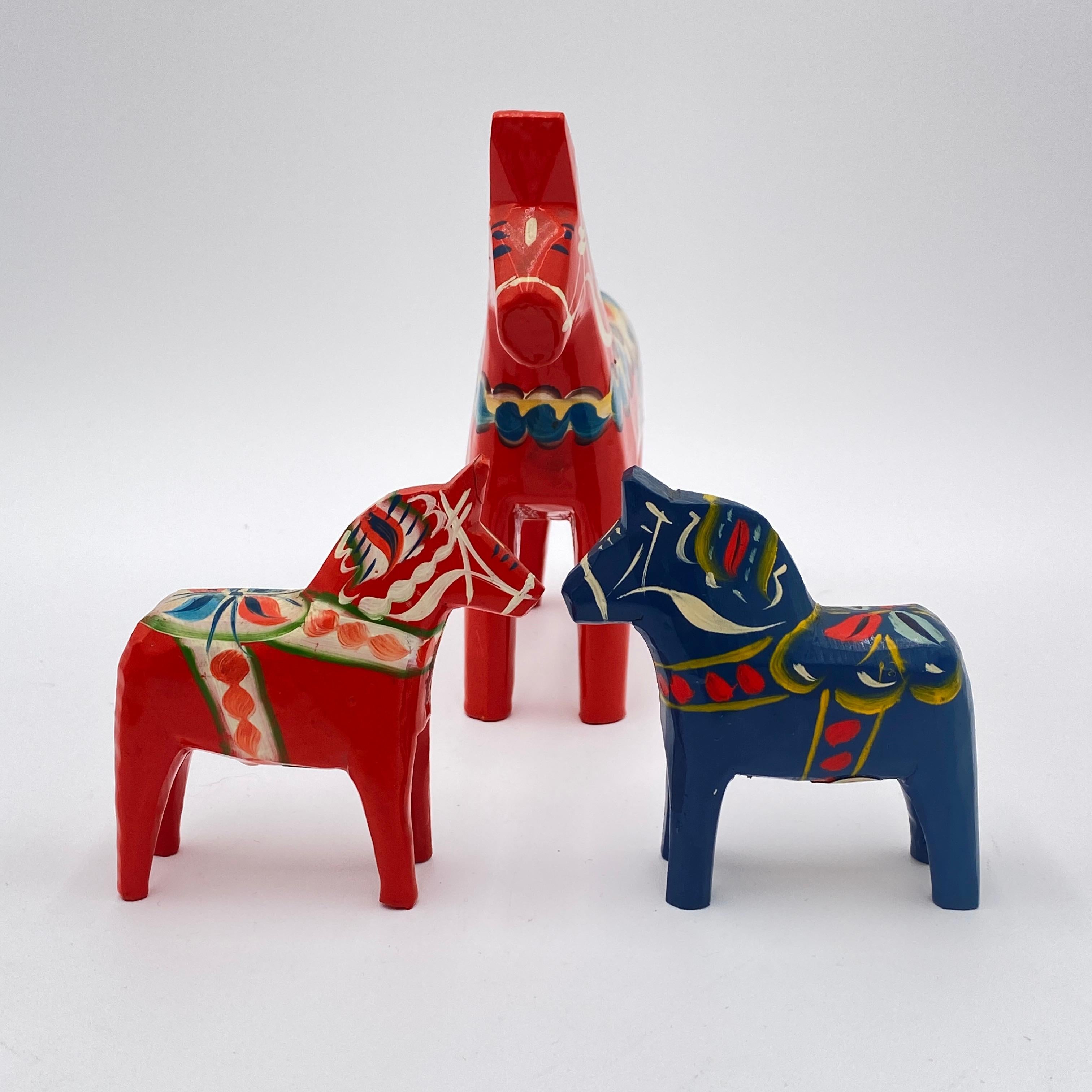 Collection of Three Vintage Swedish Dala Horses by Nils Olsson, Sweden Folk Art For Sale 11