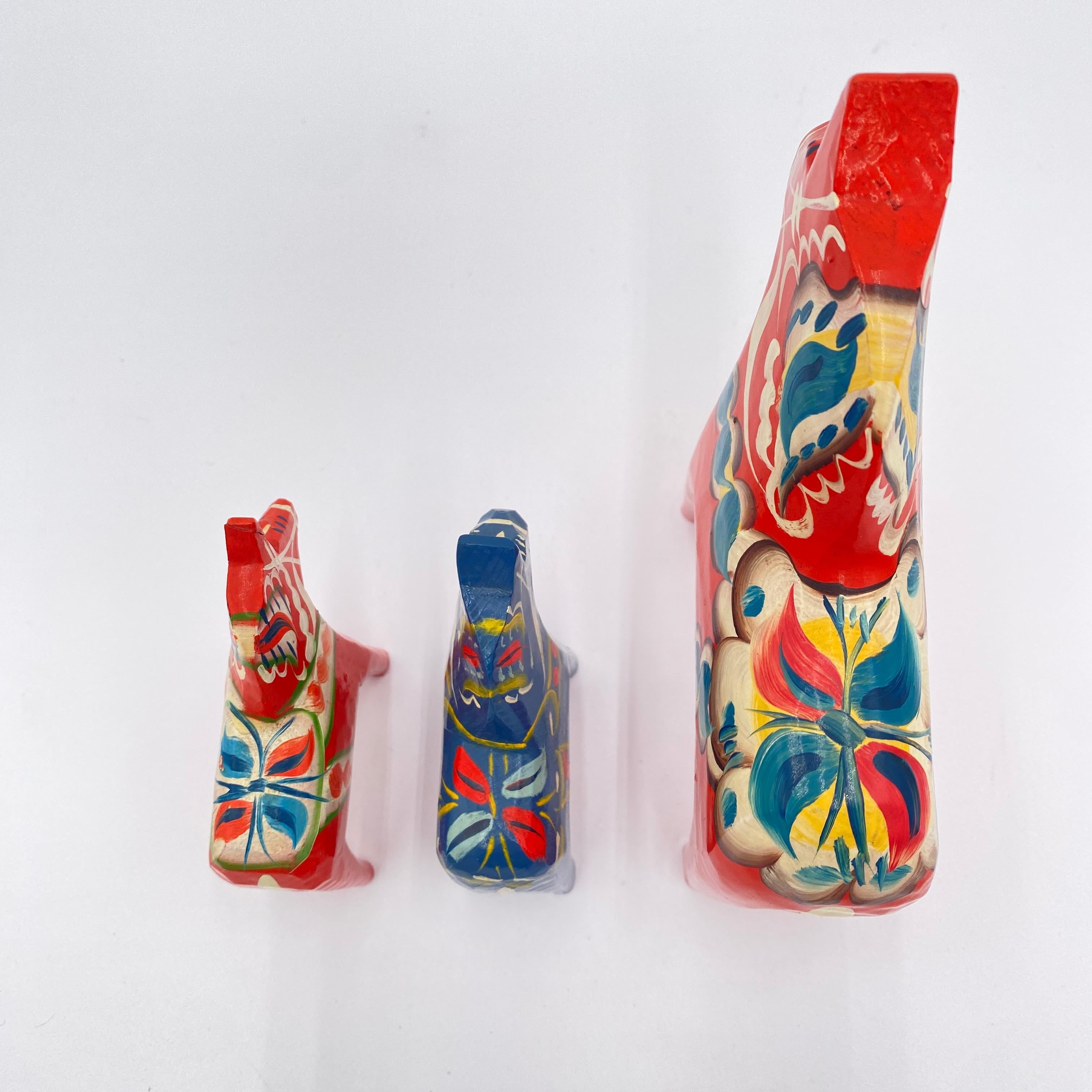 Collection of Three Vintage Swedish Dala Horses by Nils Olsson, Sweden Folk Art For Sale 2