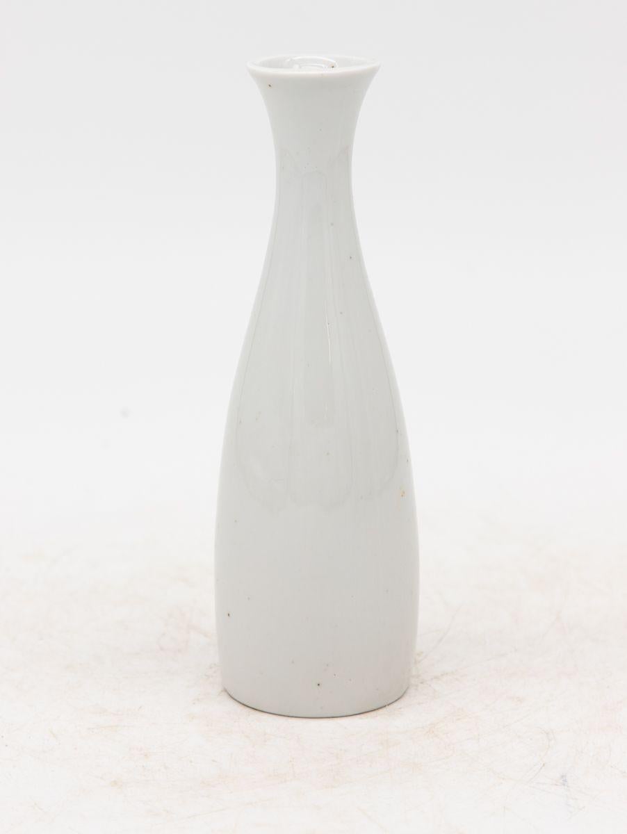 XXIe siècle et contemporain Collection de trois vases à bourgeons blancs, français, début du 21e siècle en vente