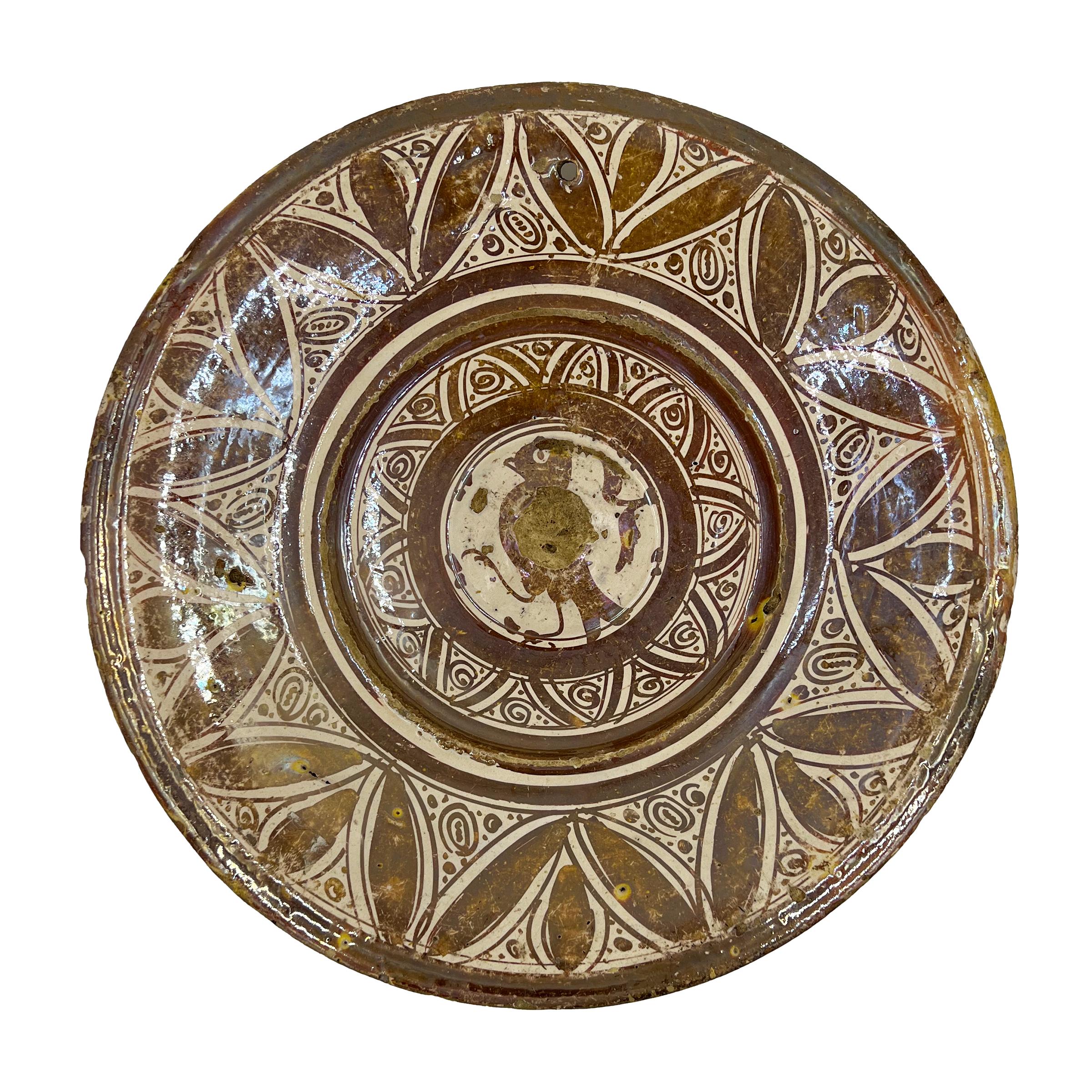 Collection of Twelve Hispano-Moresque Earthenware Chargers, 16th-19th Century 14