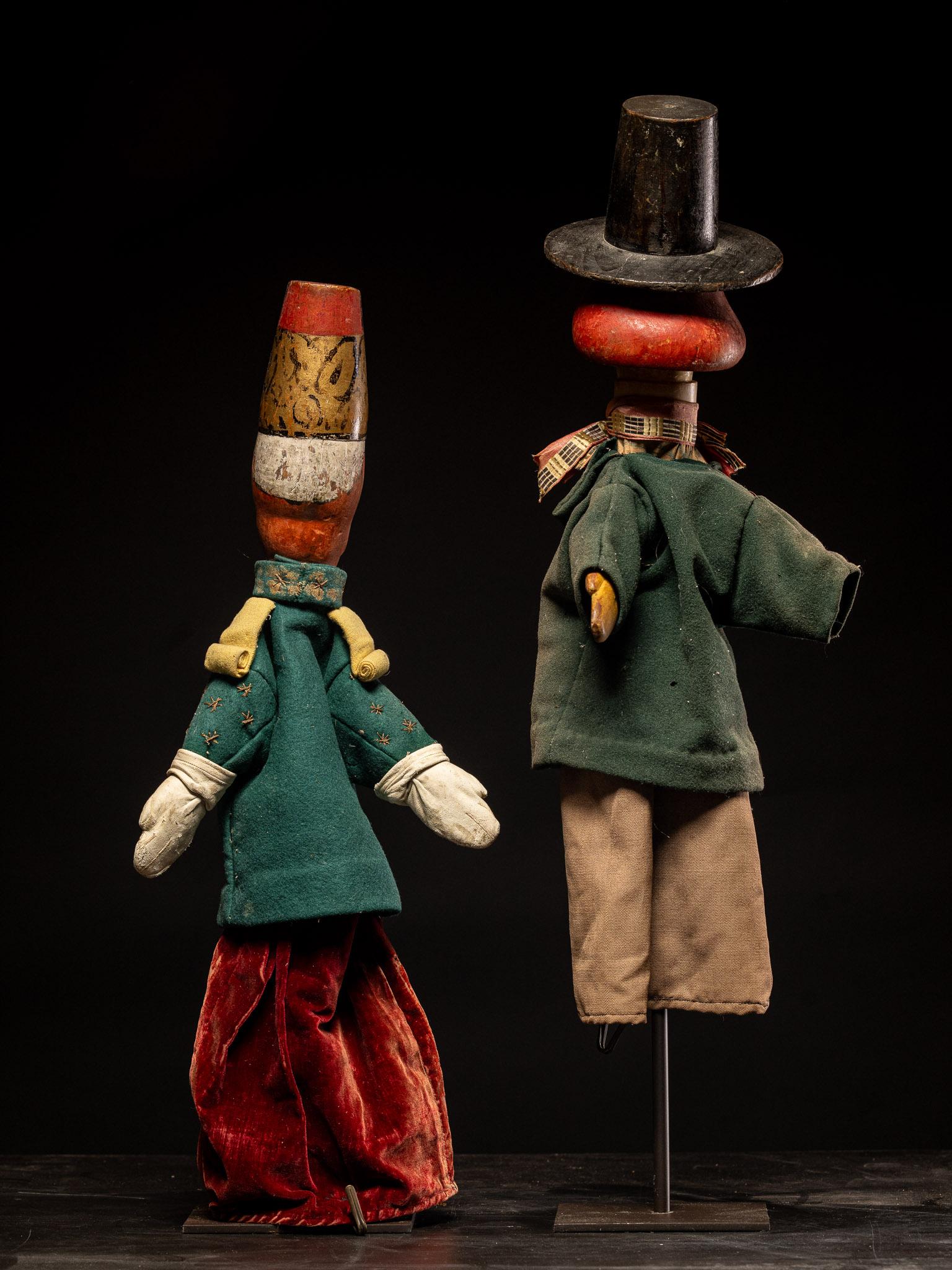 Collection of  two 19th C French Glove Puppets in original condition. In Good Condition In Leuven , BE