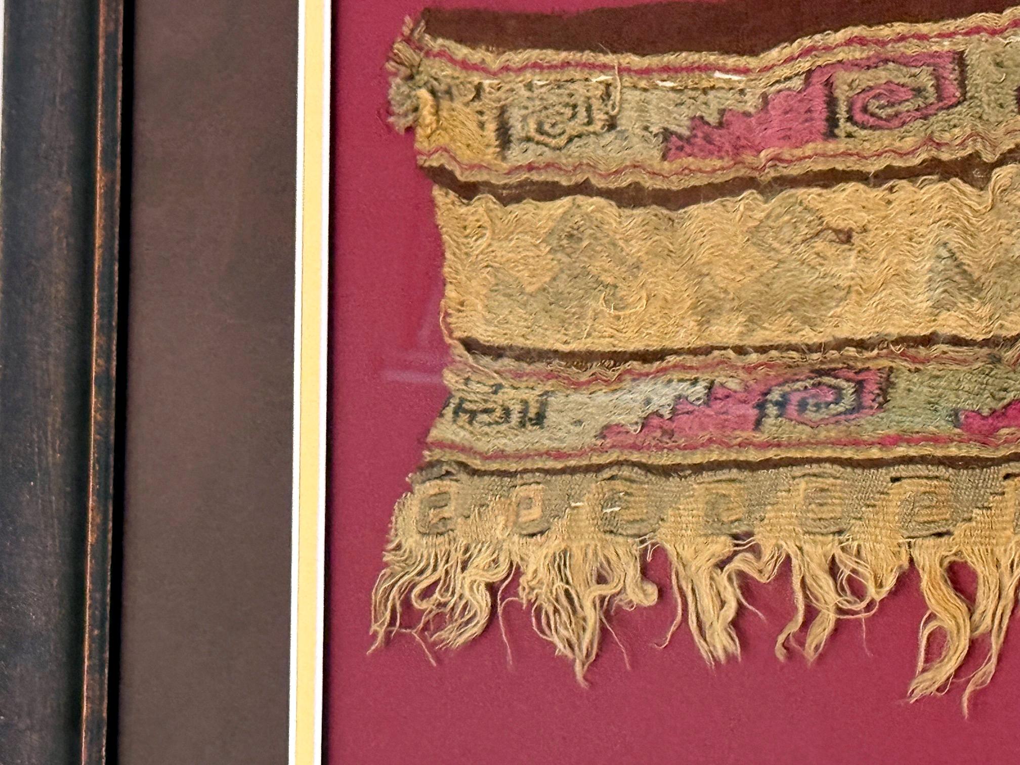 Collection of Two Framed Pre-Columbian Textile Panels Chimu Chancay Culture im Angebot 4