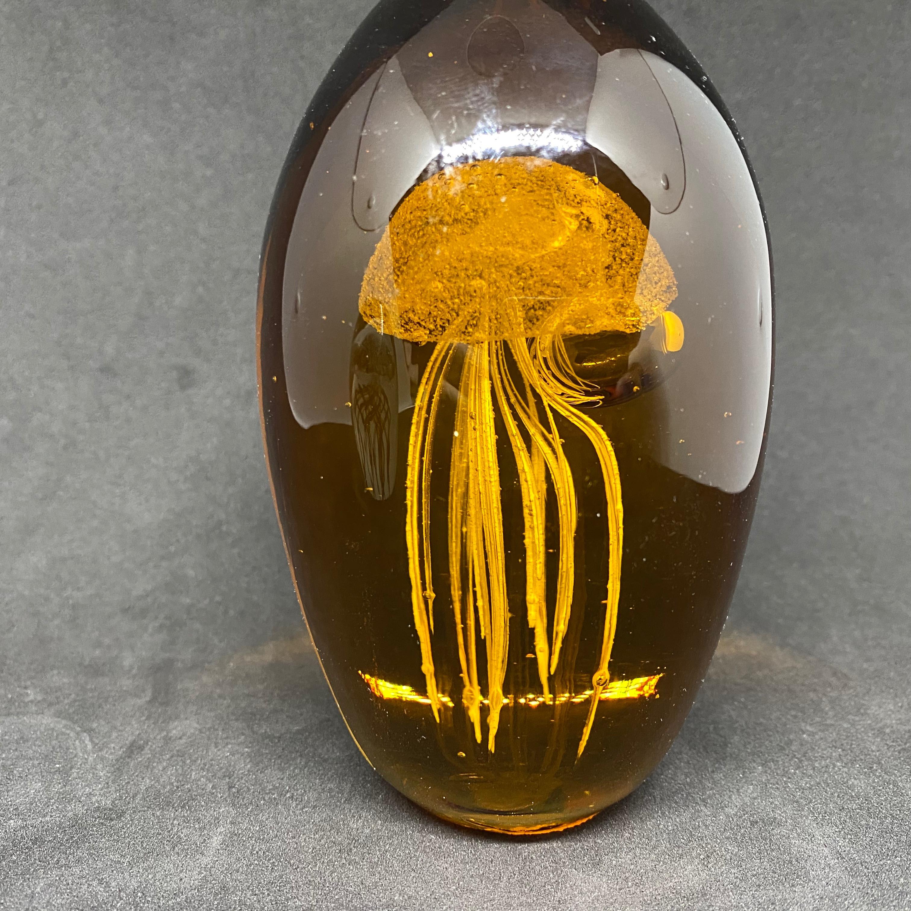 Collection of Two Jelly Fish Murano Italian Art Glass Aquarium Paperweights In Good Condition In Nuernberg, DE