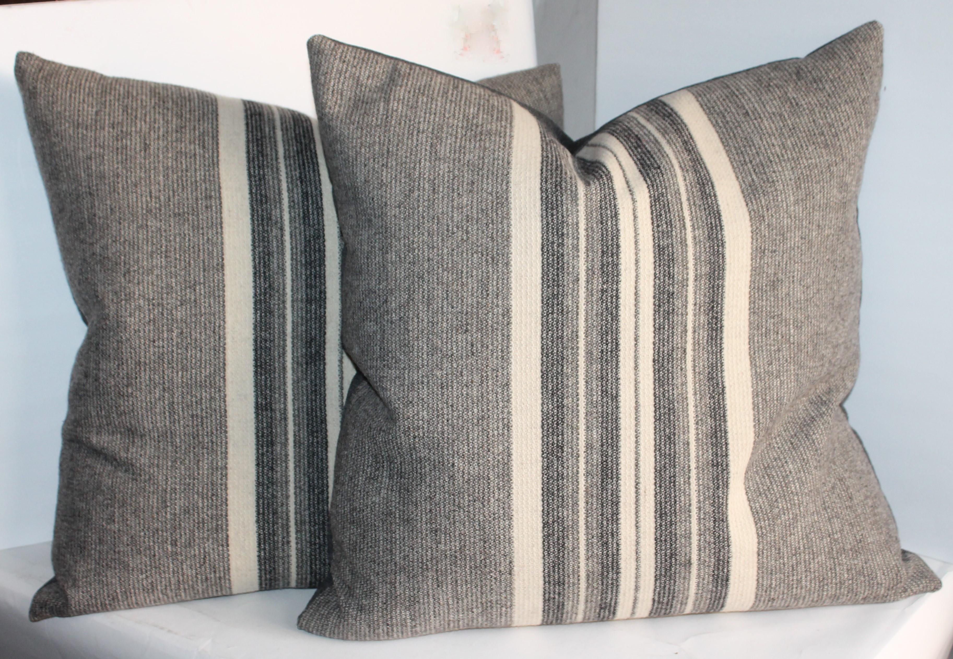 American Classical Collection of Two Pairs of Grey Stripe Woven Pillows For Sale
