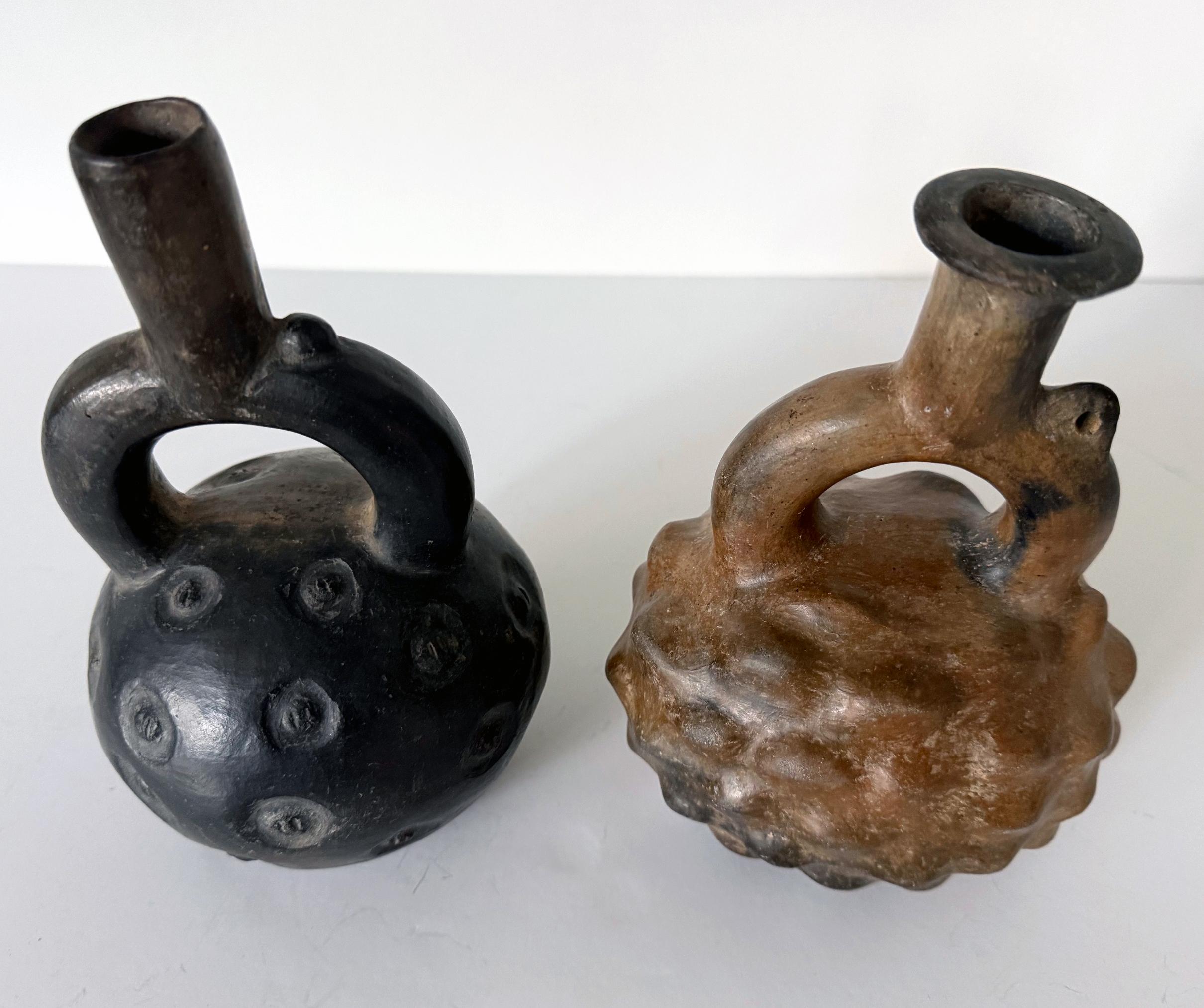 Collectional di due vasi a staffa in ceramica Pre-Columbian Cupisnique Perù in vendita 1