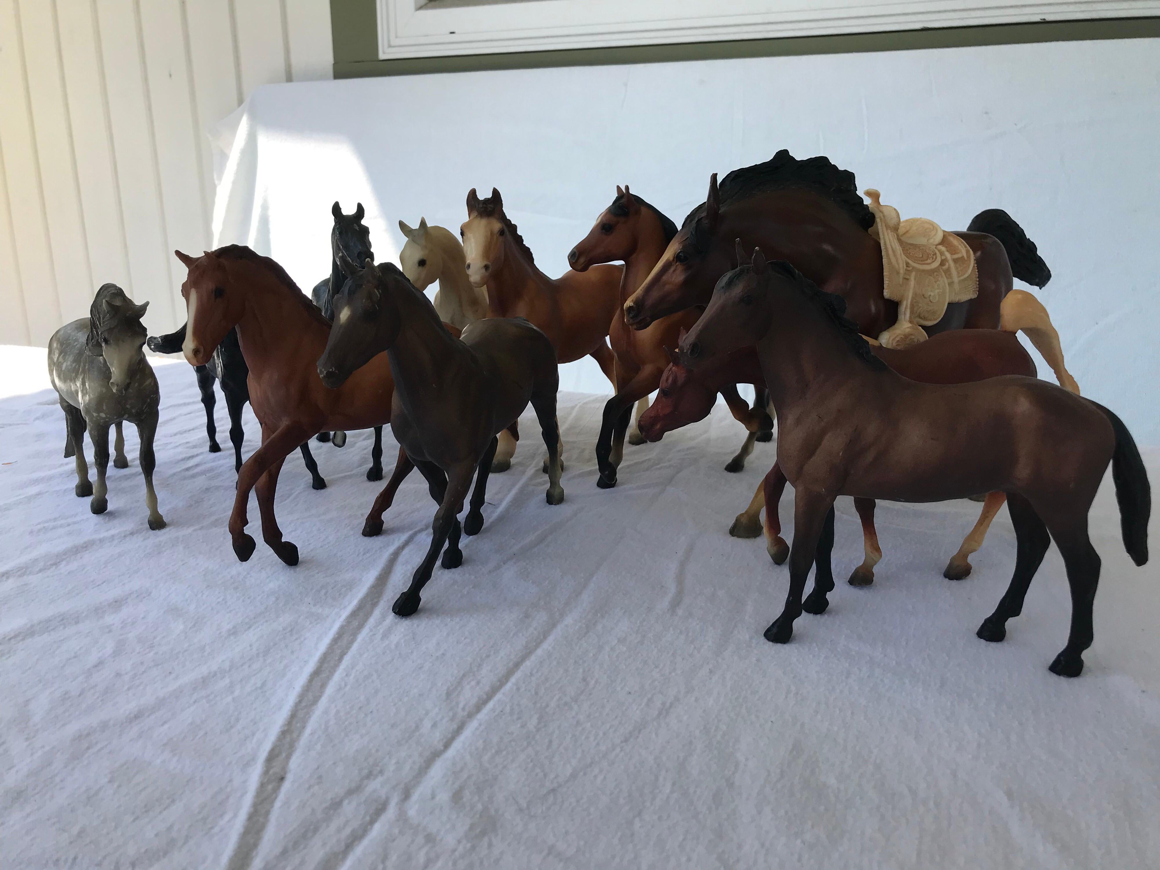 Collection of Vintage Breyer Horses In Good Condition In Redding, CT
