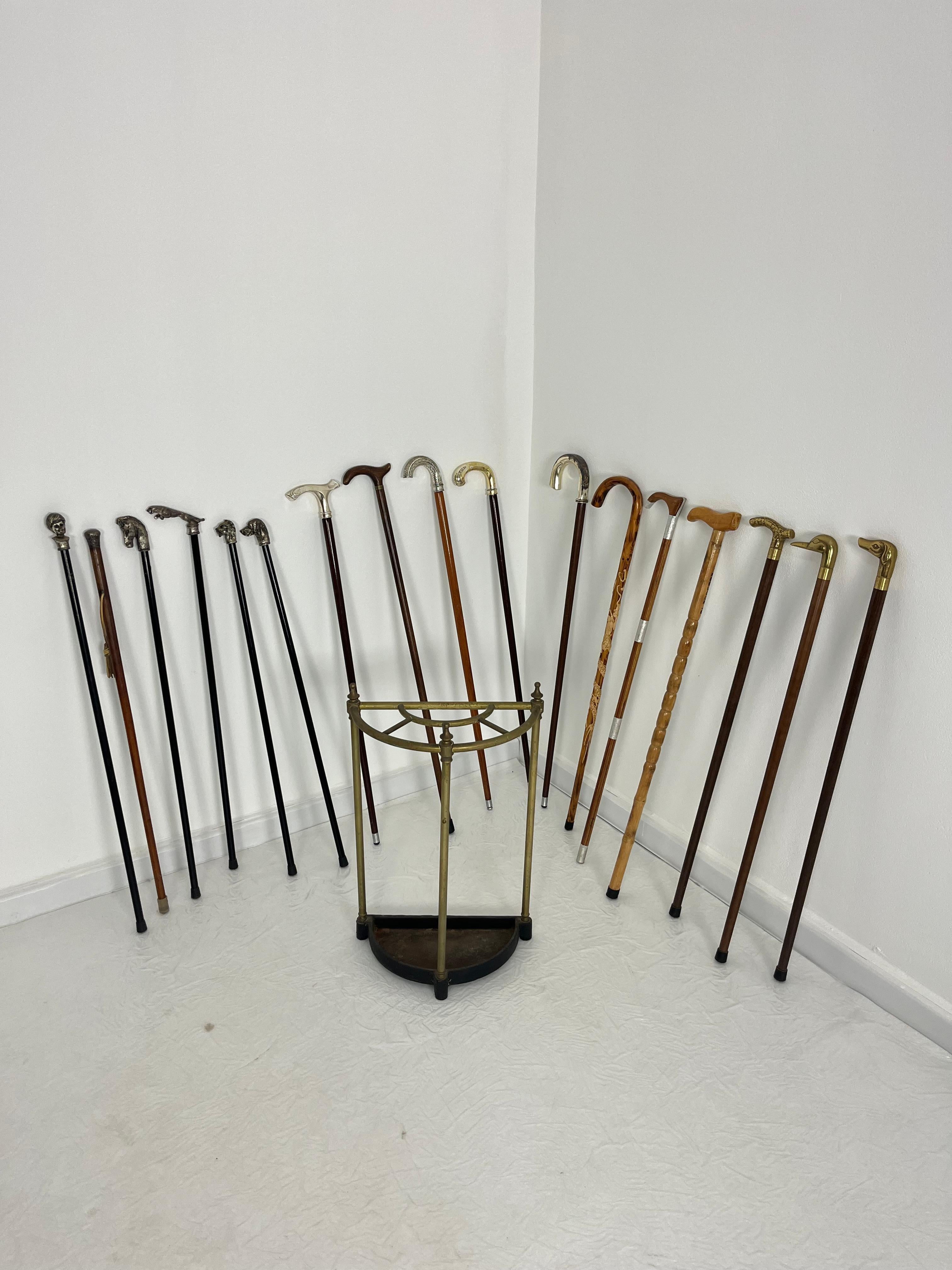 Collection of Walking Sticks mit Stockhaltern aus Messing, 1960er Jahre im Angebot 6