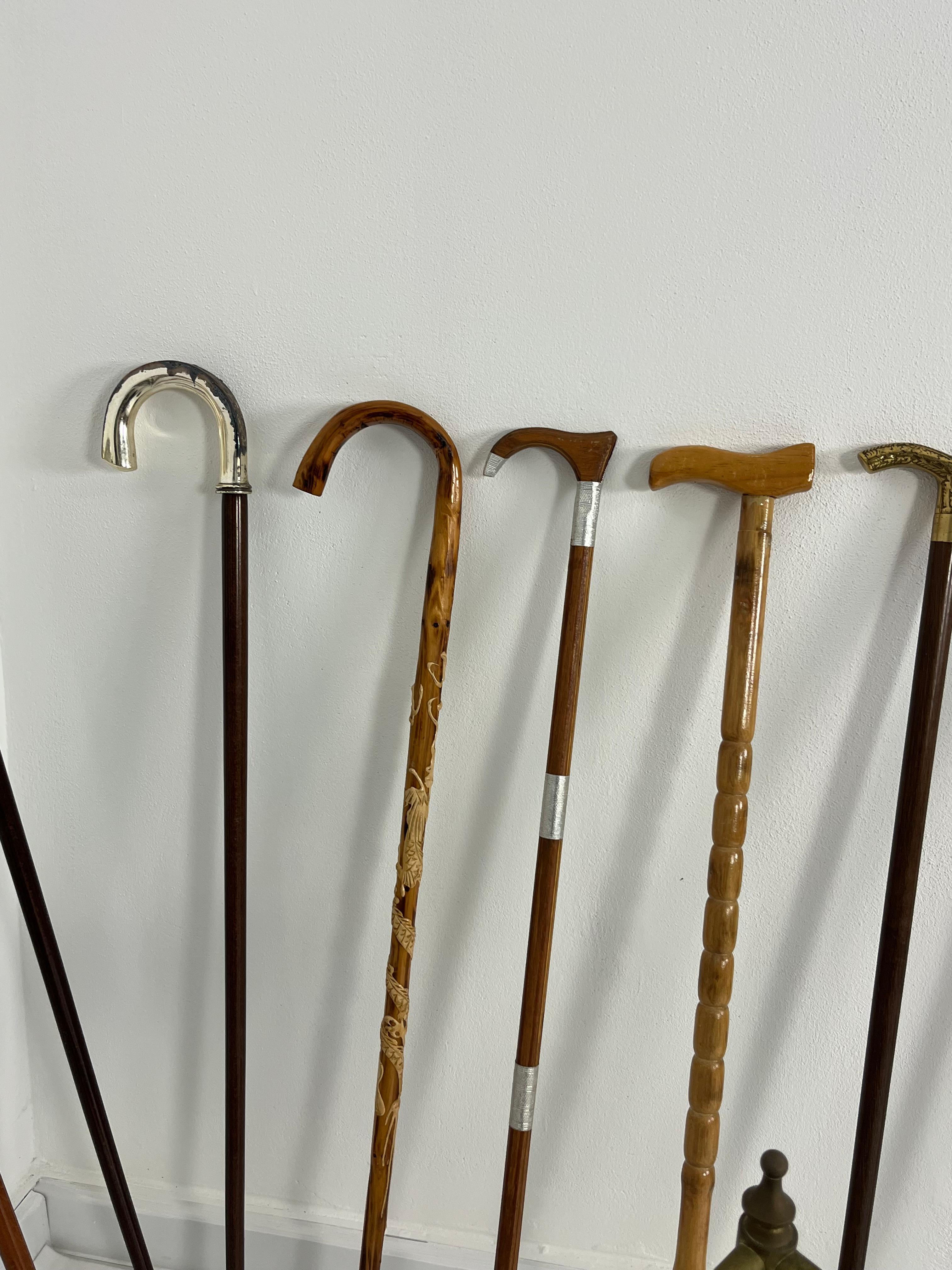 Collection of Walking Sticks mit Stockhaltern aus Messing, 1960er Jahre im Angebot 1